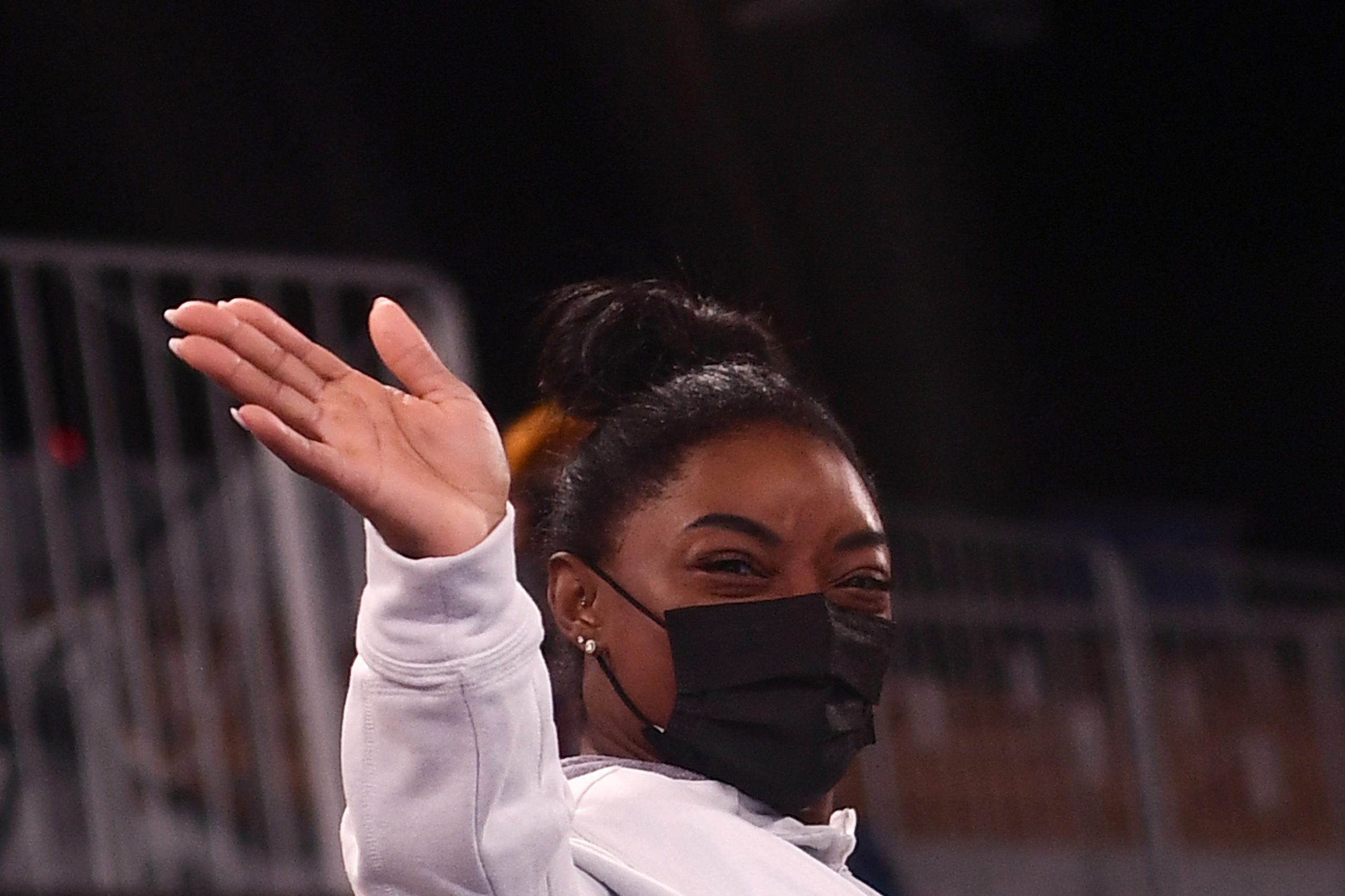 Simone Biles renuncia também às finais de salto e barras assimétricas
