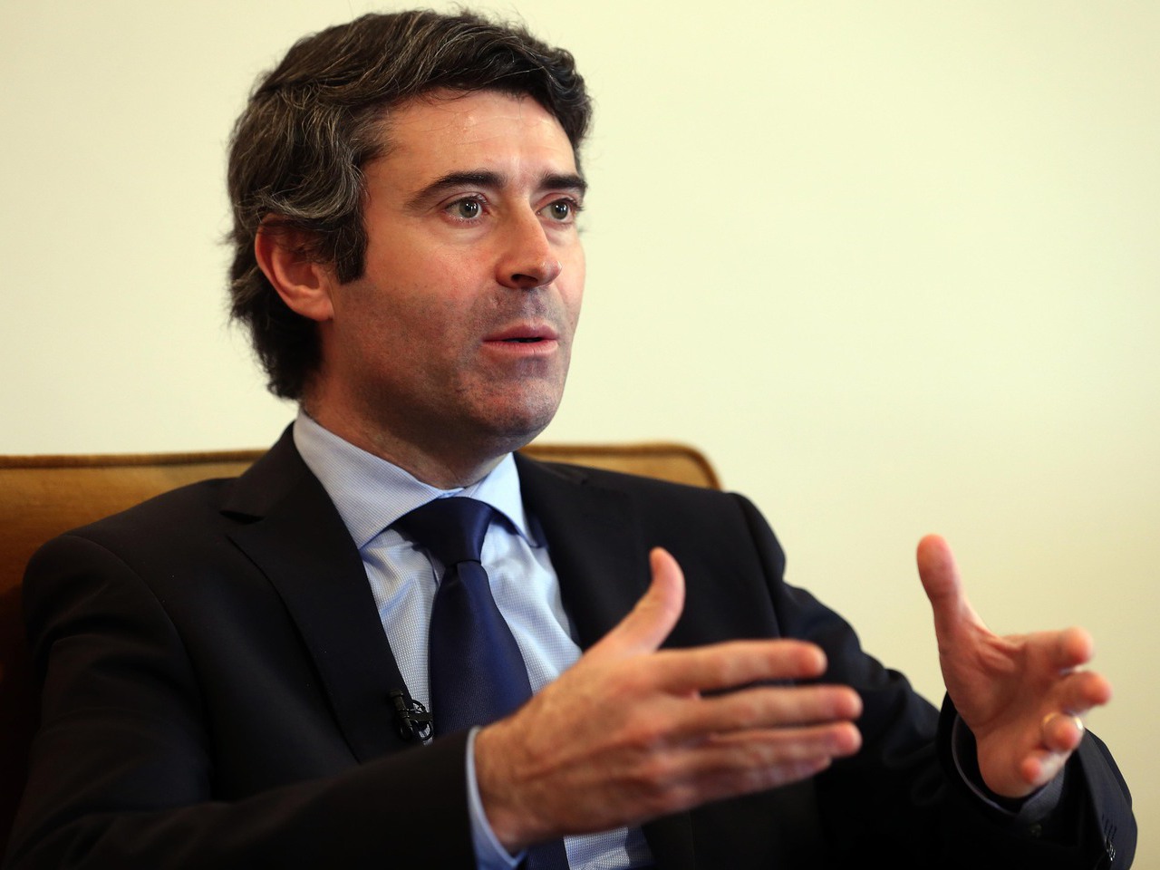 Acidente França: Secretário de Estado das Comunidades vai acompanhar as vítimas no local