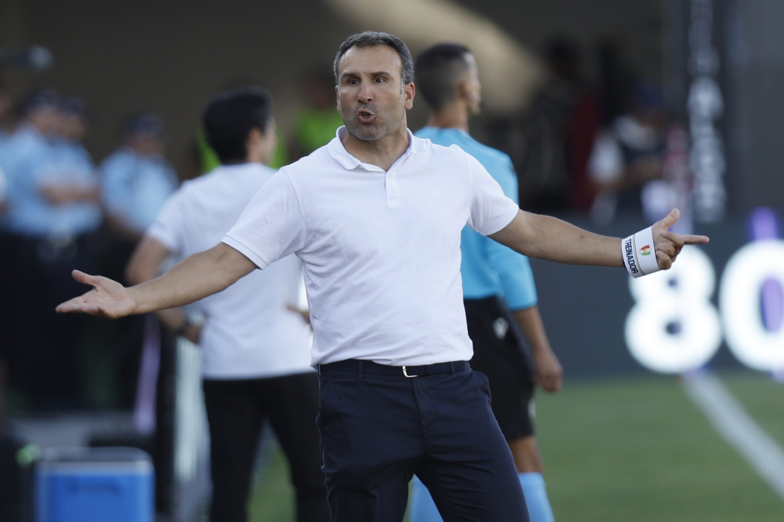 Sérgio Vieira quer Estrela “arrogante” para bater o pé ao Benfica