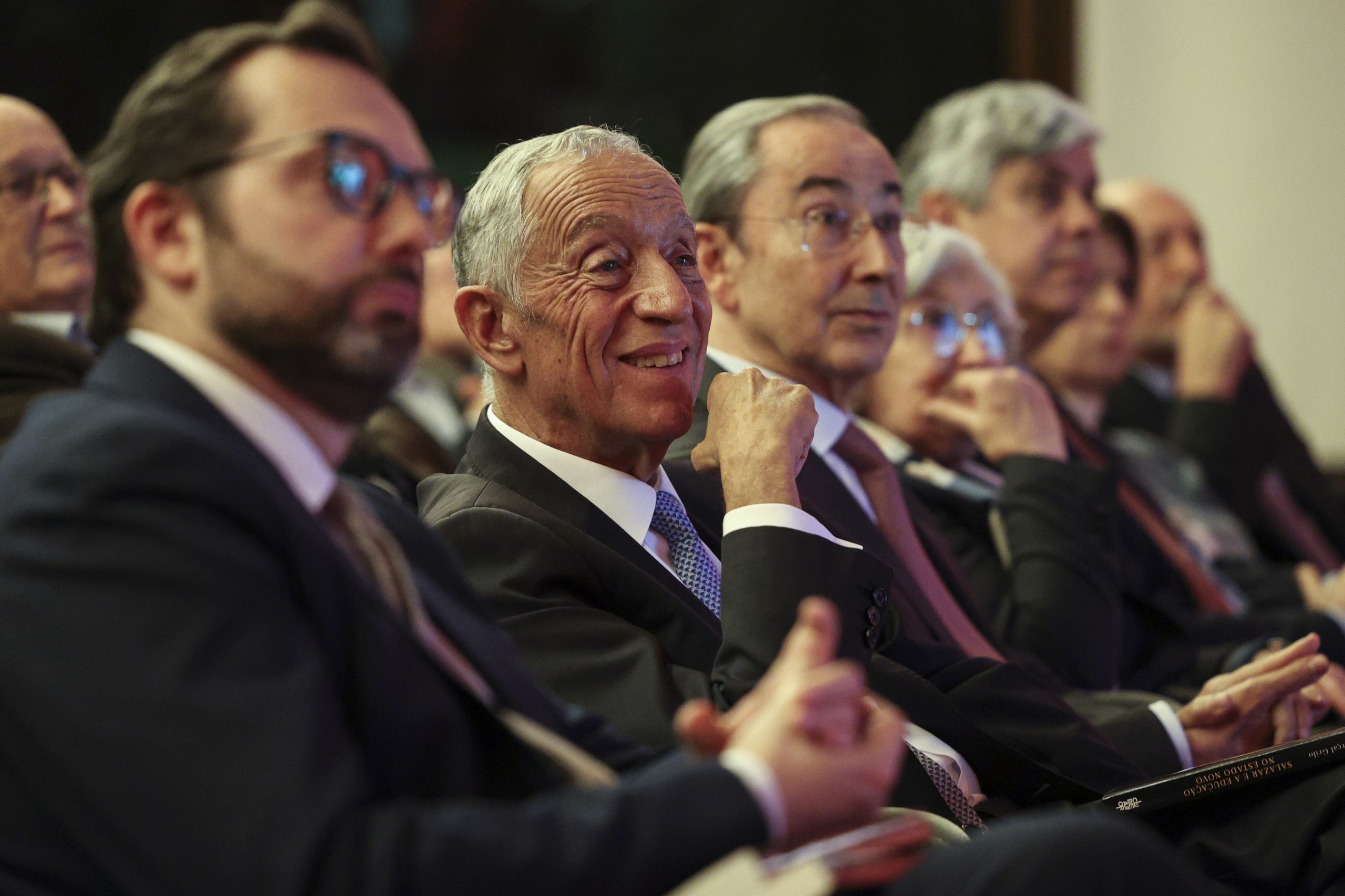 Marcelo sugere estudo sobre situação socioeconómica dos jornalistas