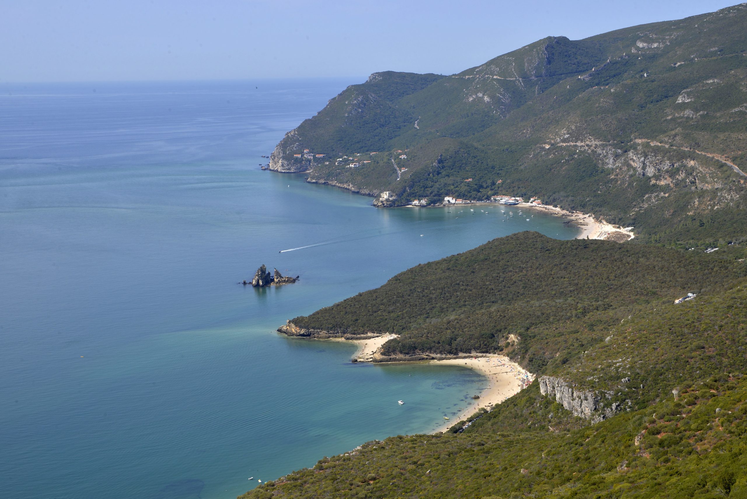 Restrições no acesso às praias da Arrábida vão manter-se nos fins de semana de setembro