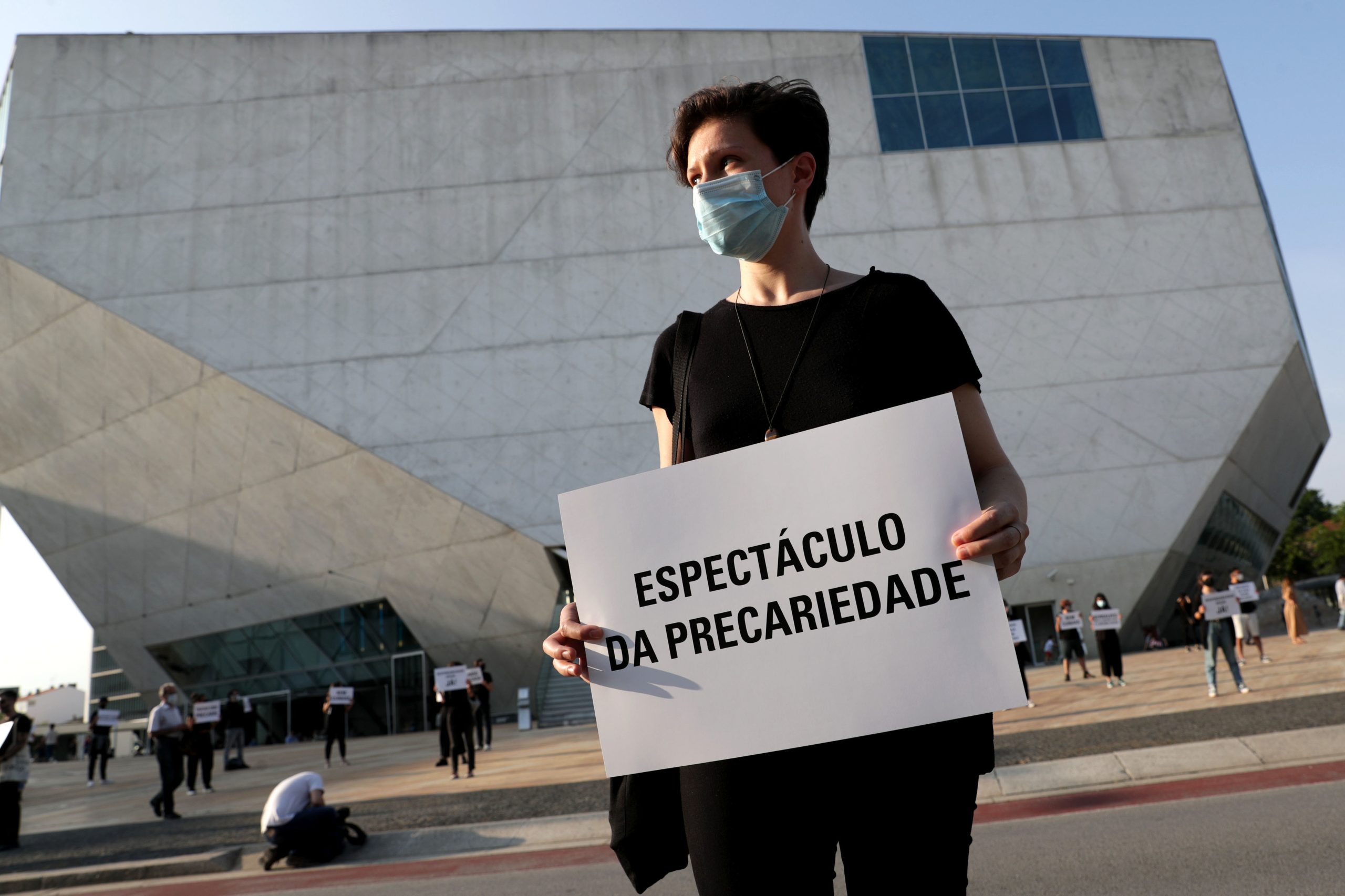 Precários acusam em petição Casa da Música de “não regularizar” contratos “como devia”