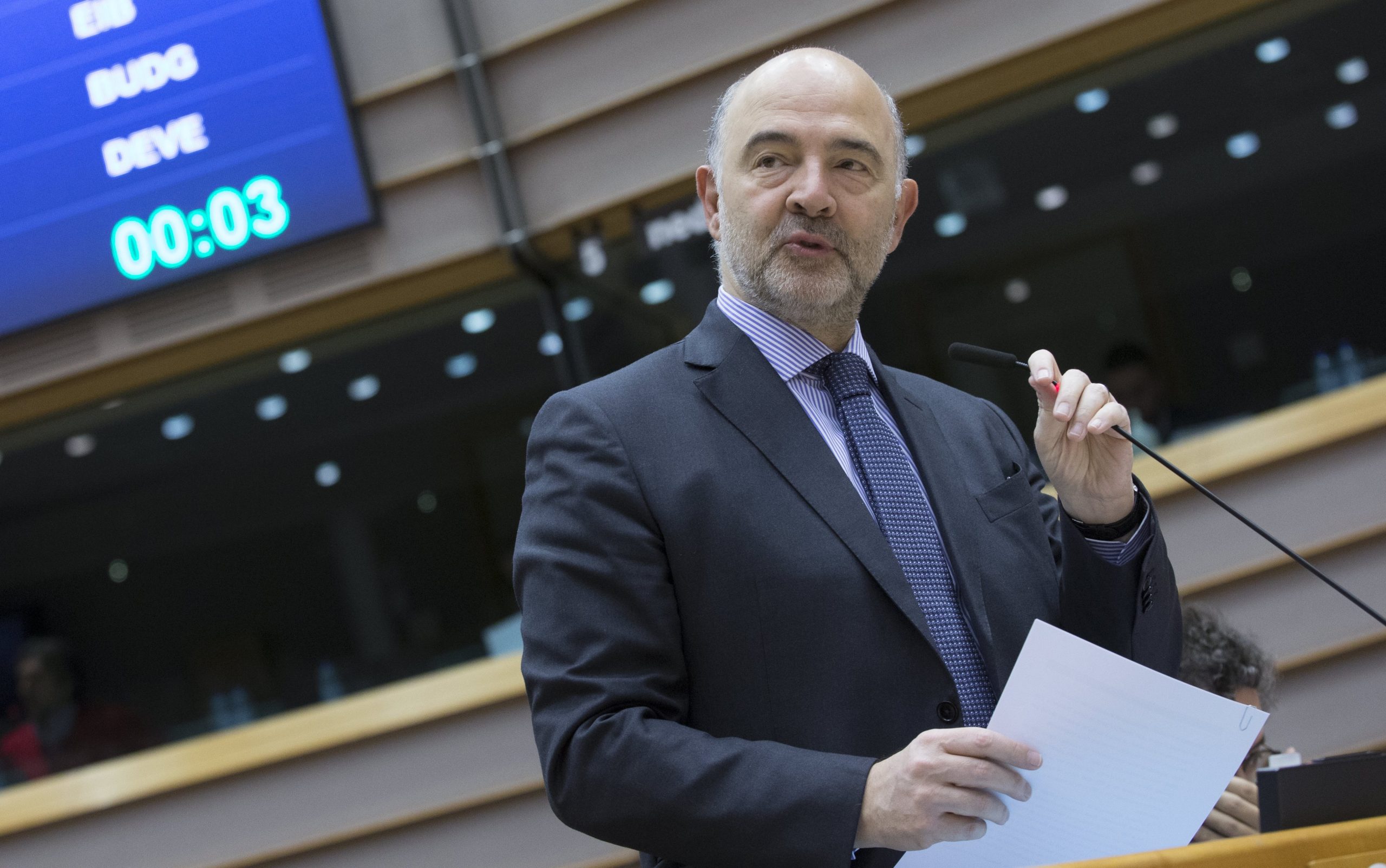 Moscovici espera saída “rápida” de Portugal do procedimento por défice excessivo