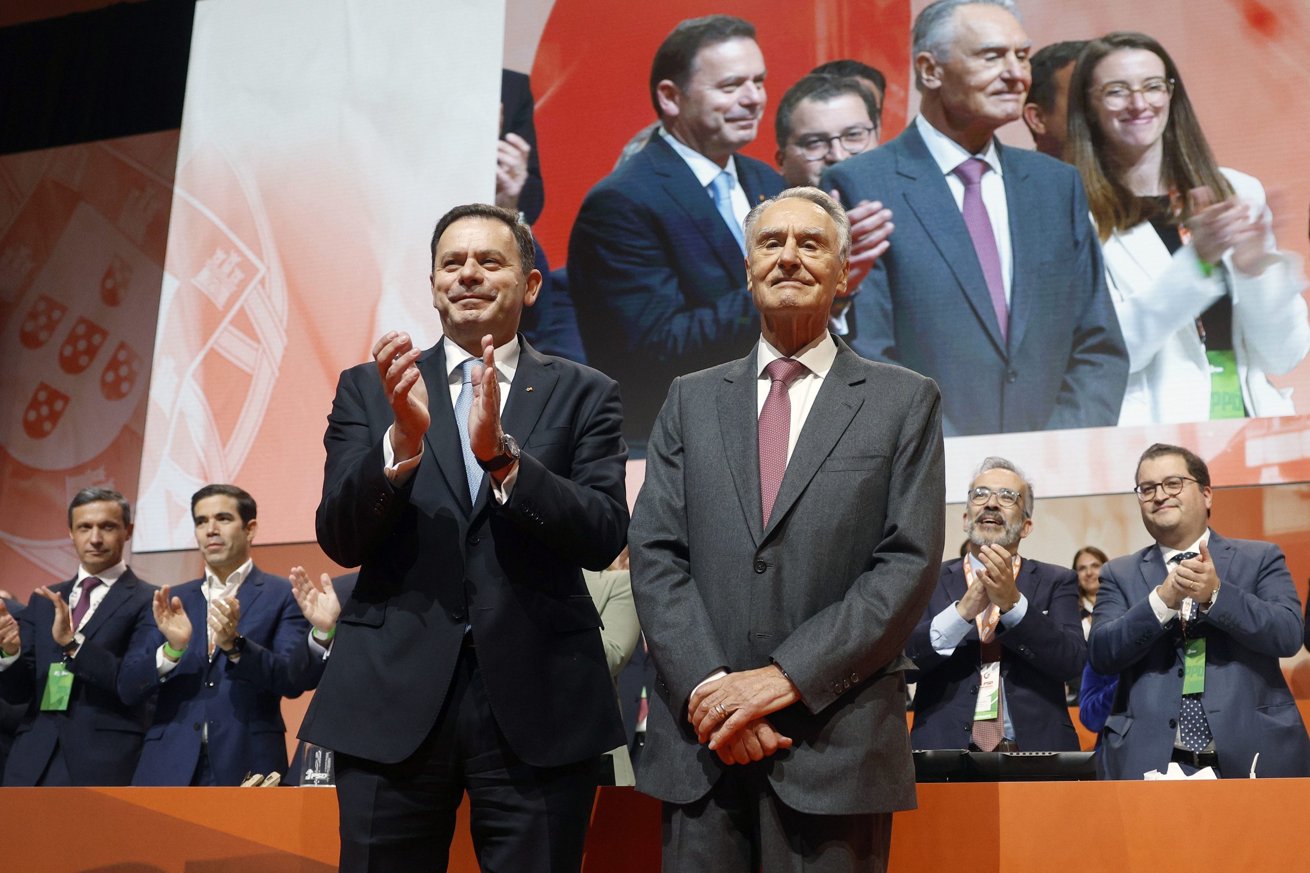 “Deixem o Governo governar, depois analisem e julguem”, diz Cavaco Silva