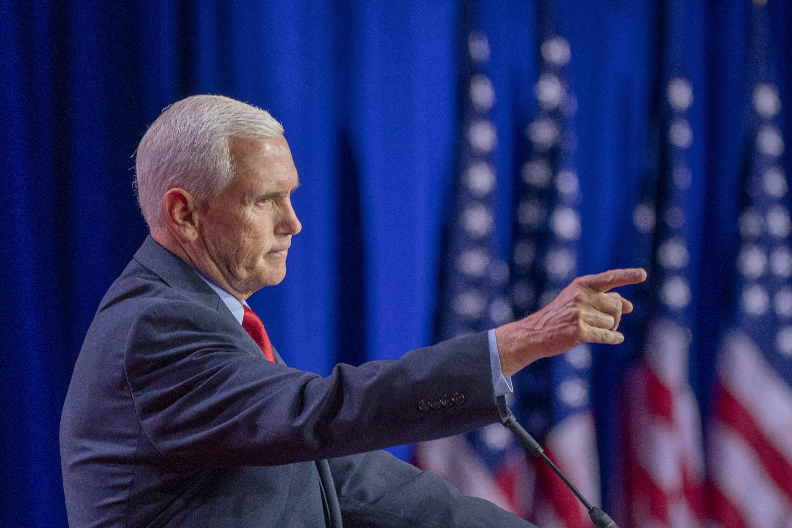 Mike Pence, ex-vice-presidente dos EUA, efetua visita de surpresa a Kiev