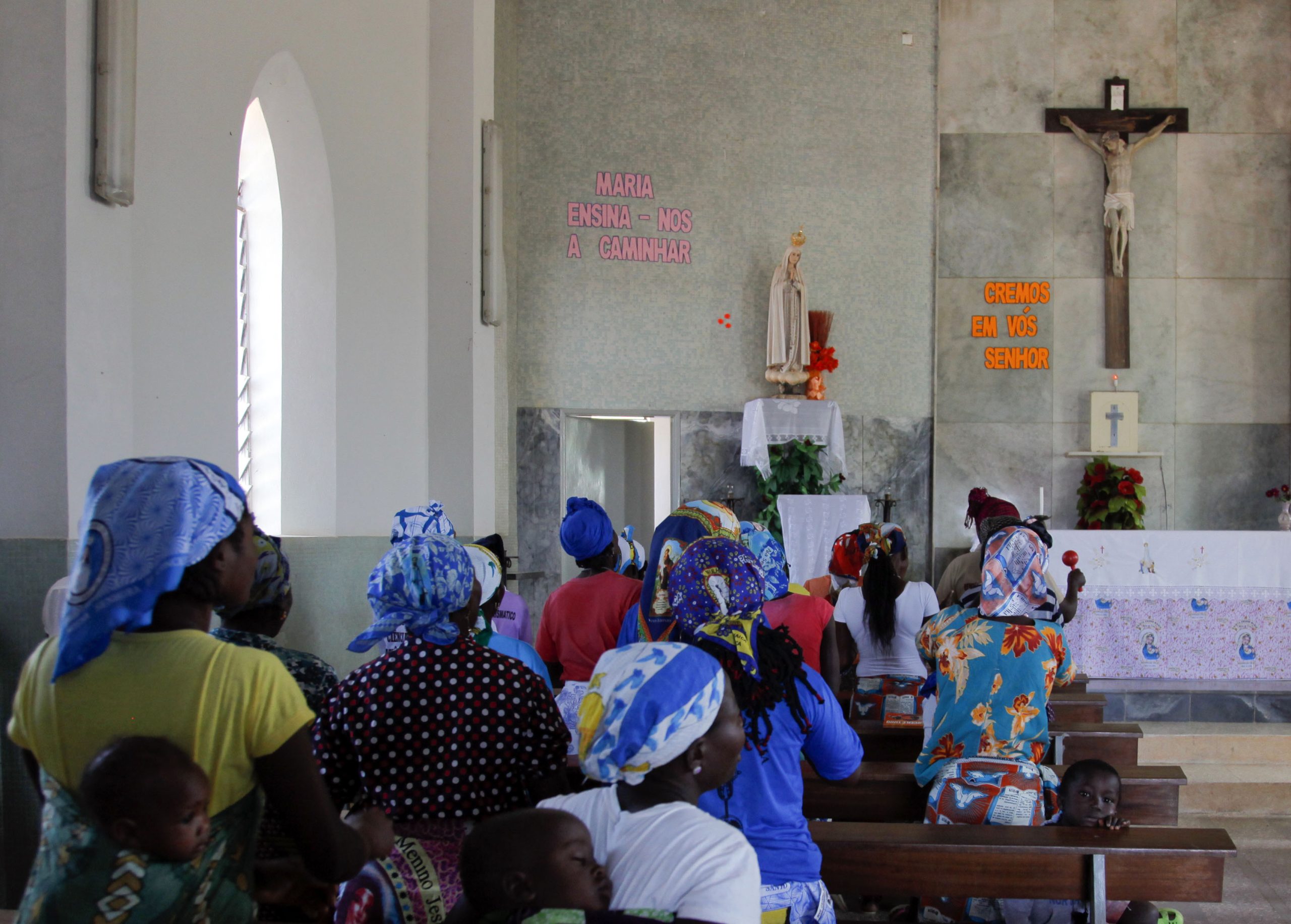 Igrejas nascem todos os dias em Luanda e prometem até milagre da cura da SIDA