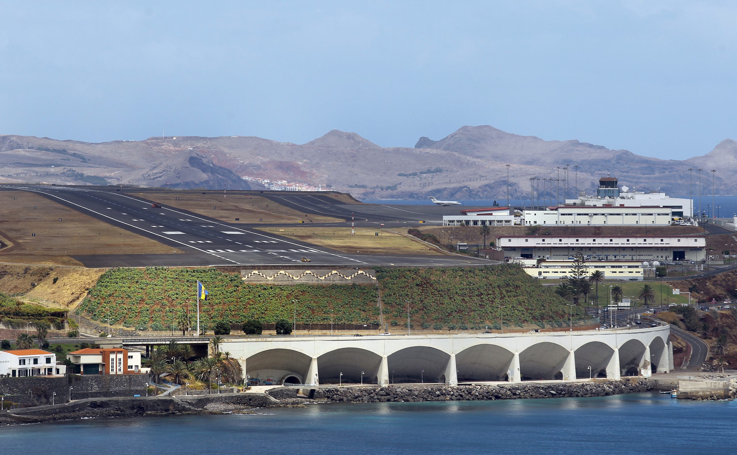 Covid-19: Presidente do Conselho Médico da Madeira defende fecho dos aeroportos