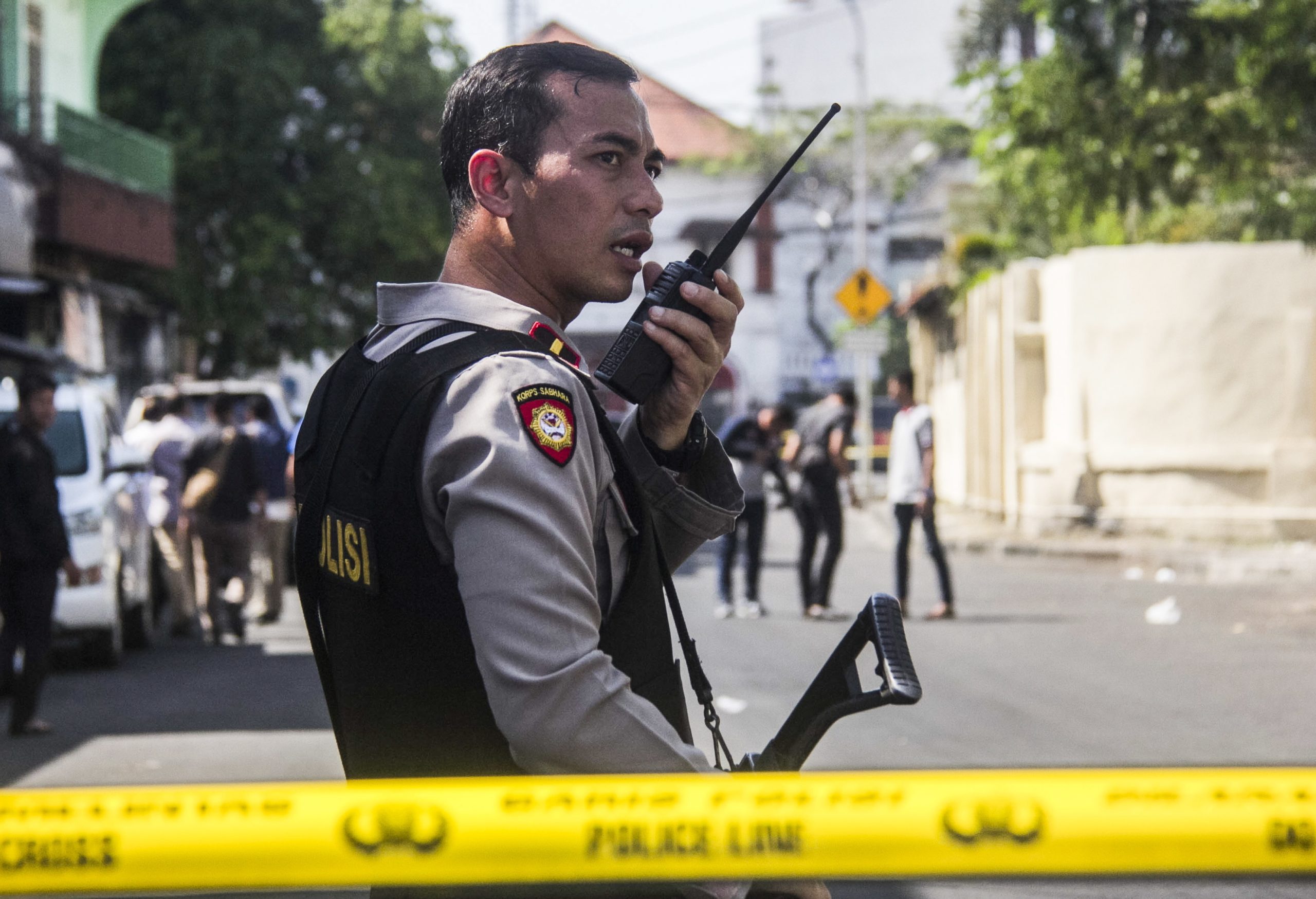 Desabamento de escola na Indonésia faz três mortos e 38 desaparecidos