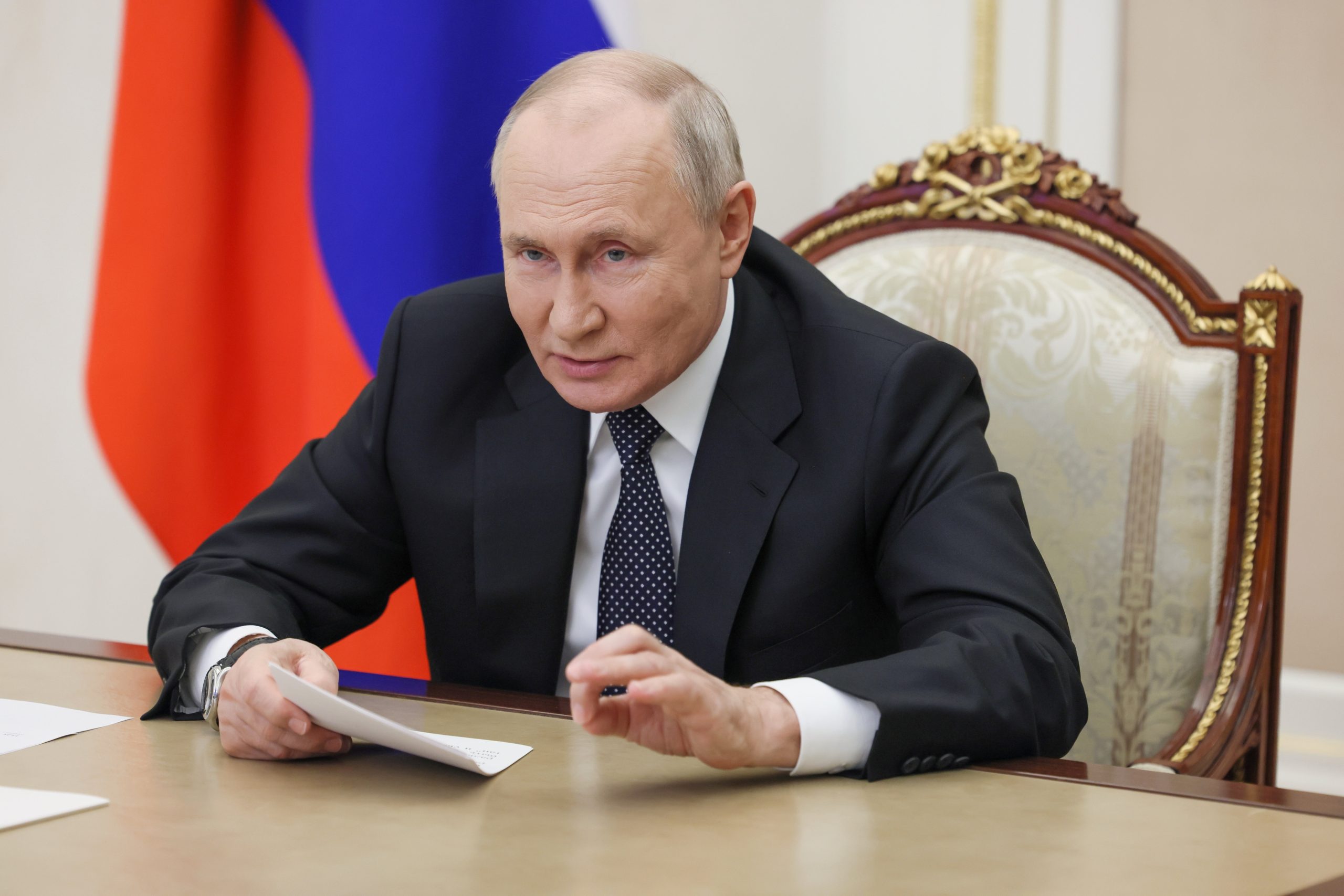 Putin pede a Presidente do Azerbaijão respeito por direitos dos arménios