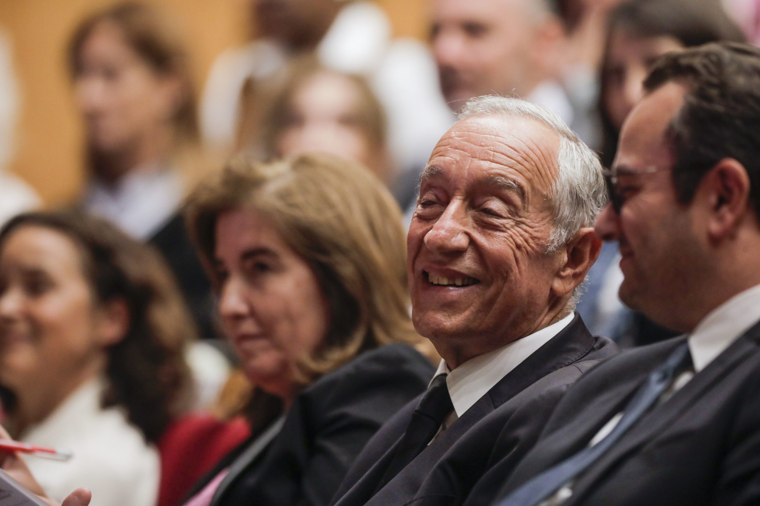 Divergências entre PS e PSD sobre gasoduto são “a democracia” a funcionar, diz Marcelo Rebelo de Sousa