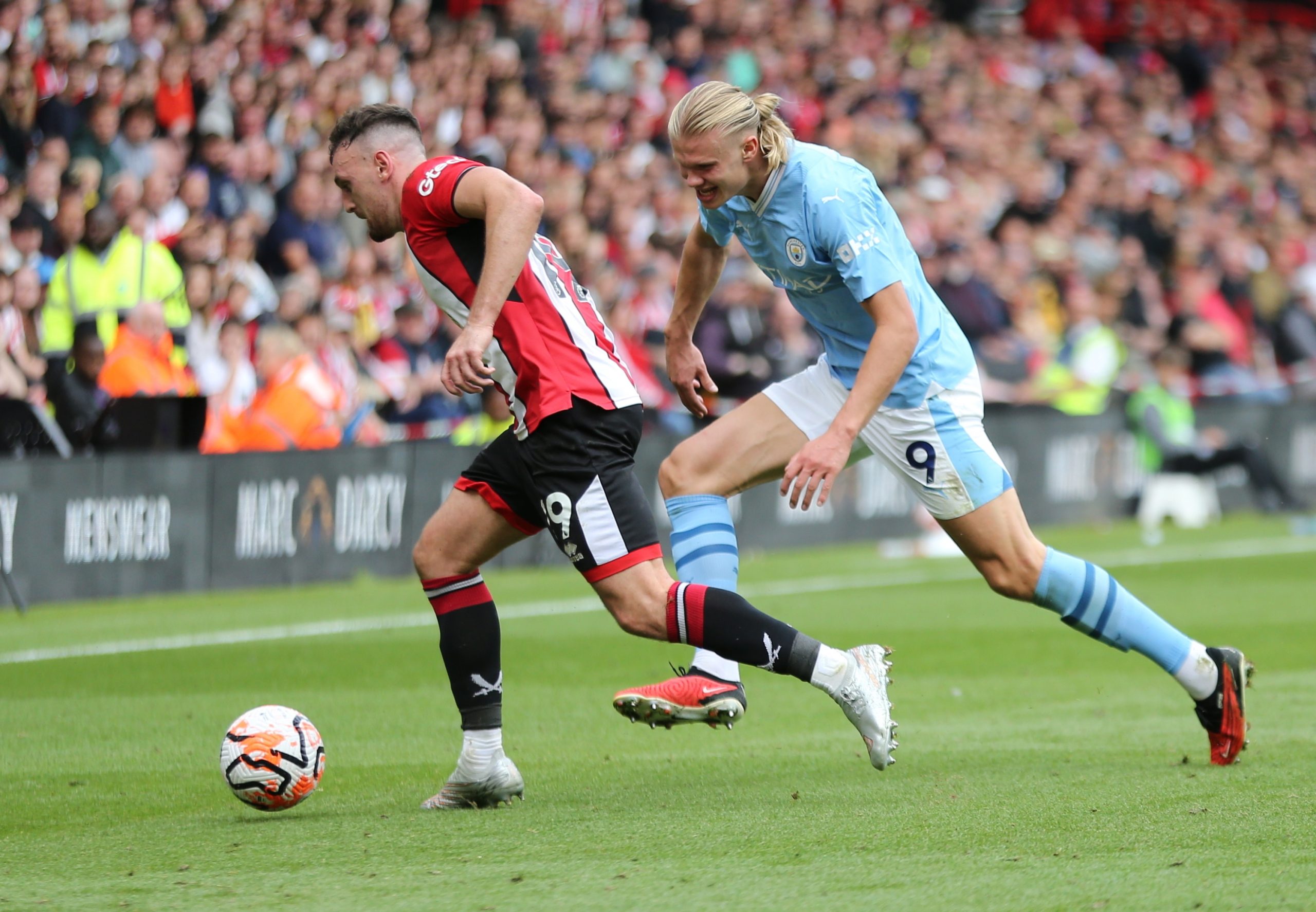 Manchester City vence na visita ao Sheffield e assume liderança da ‘Premier’