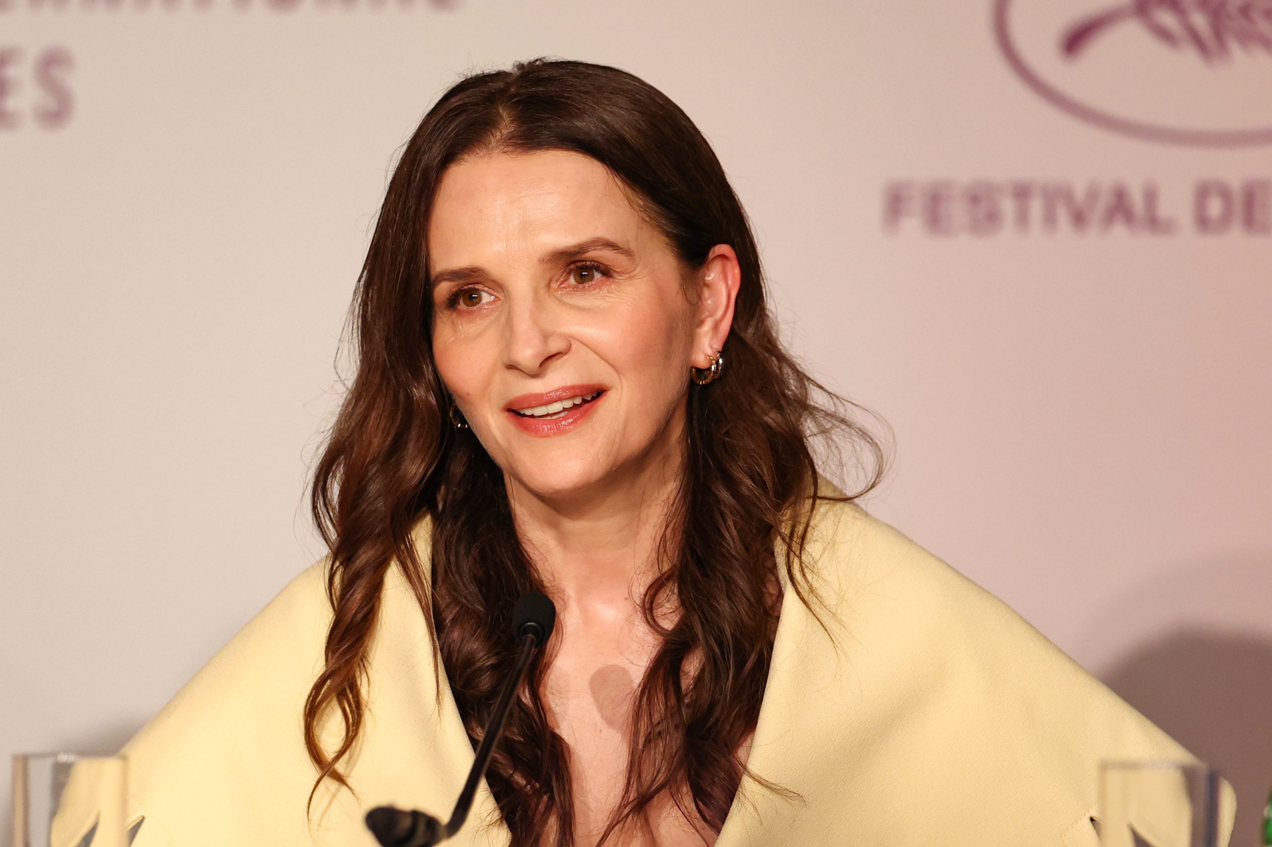 Juliette Binoche diz que Gérard Depardieu deixou de ser um “monstro sagrado”