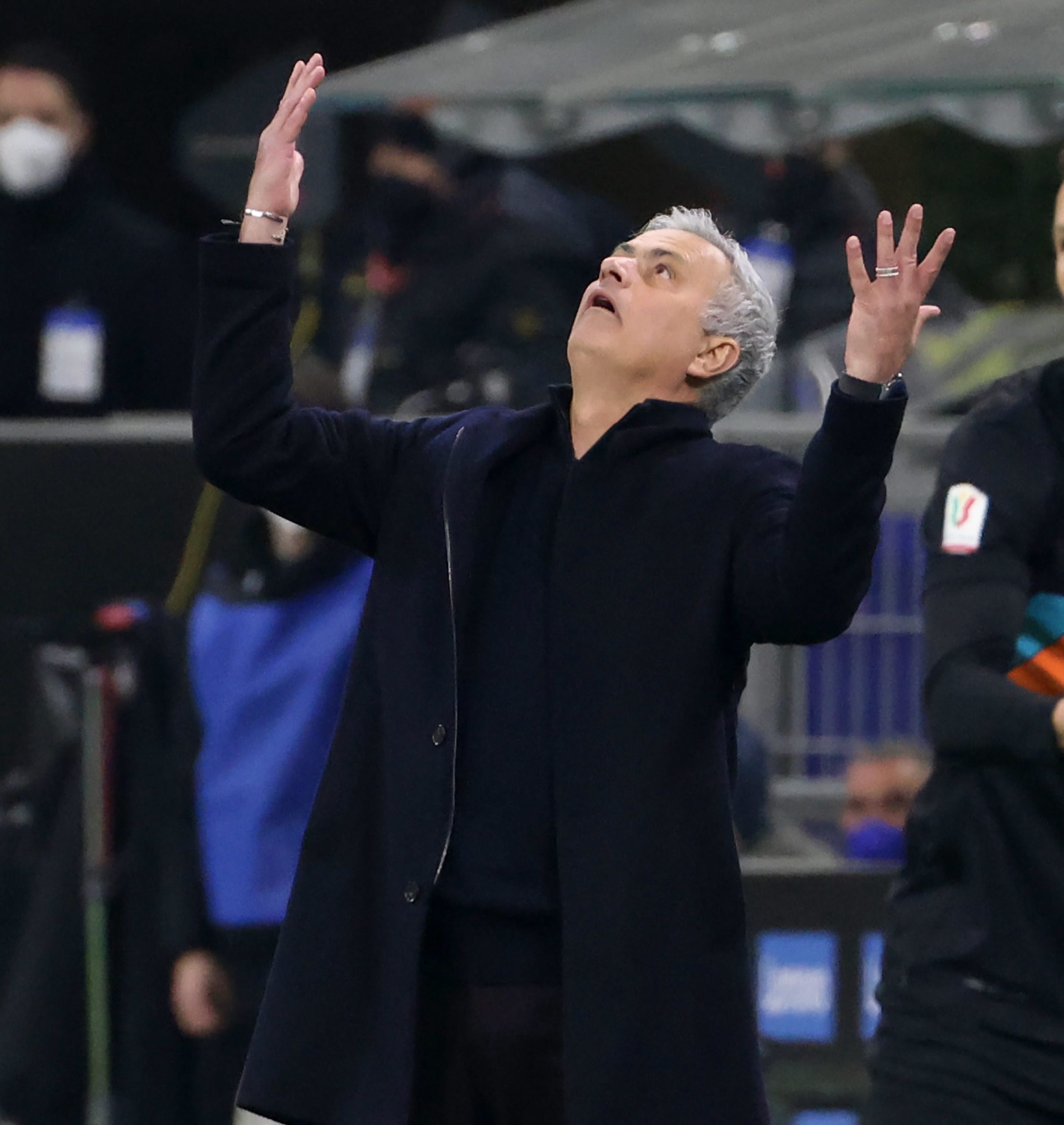 “É uma mentira e um golpe sujo”. Mourinho desmente problemas no balneário e diz que jogadores pediram que não mude
