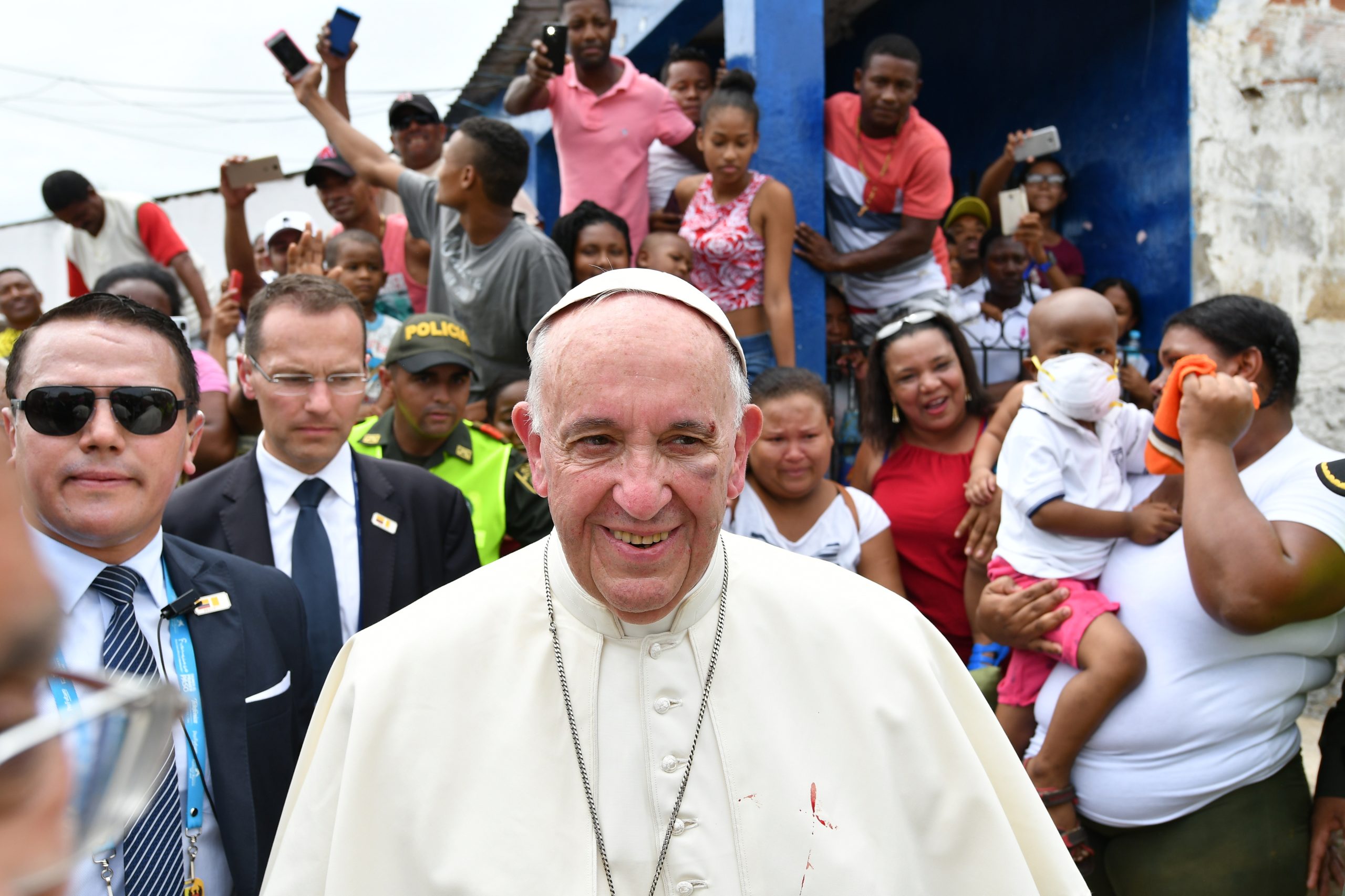 Papa alerta que algumas terapêuticas para prolongar a vida podem ser cruéis