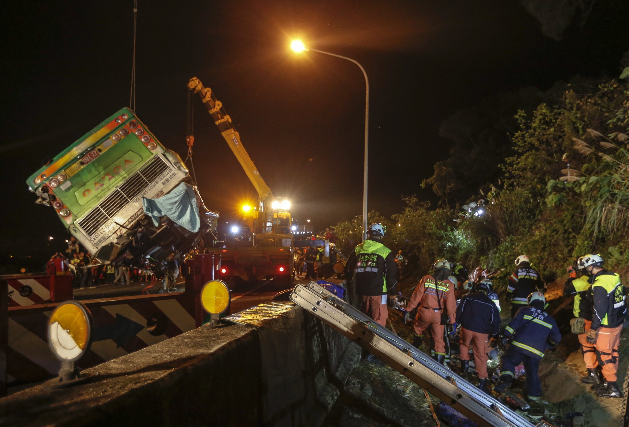 Taiwan: Acidente de autocarro turístico fez 32 mortos e 13 feridos