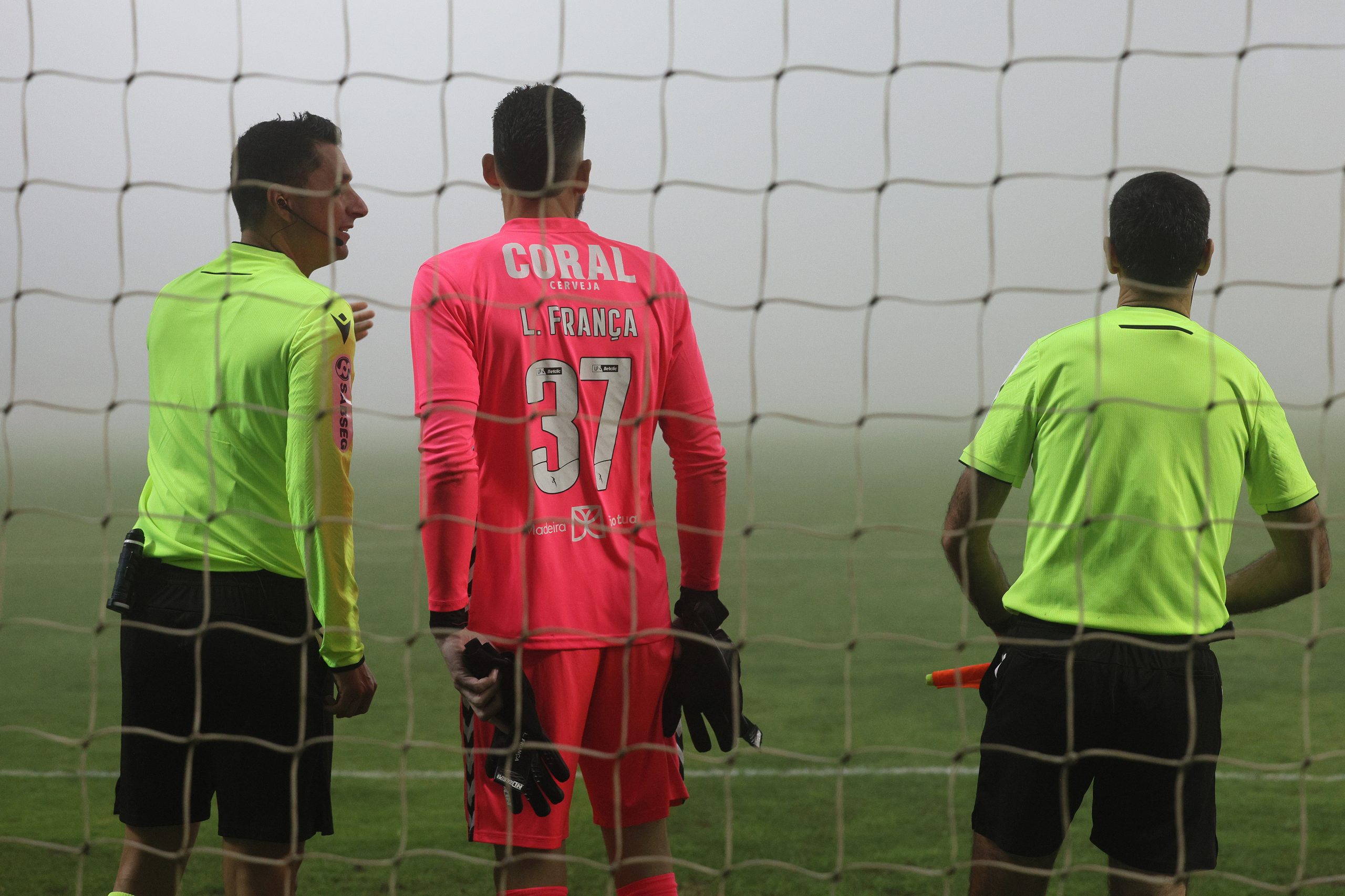 Marque na agenda. Jogo entre Nacional e FC Porto vai ser retomado a 15 de janeiro