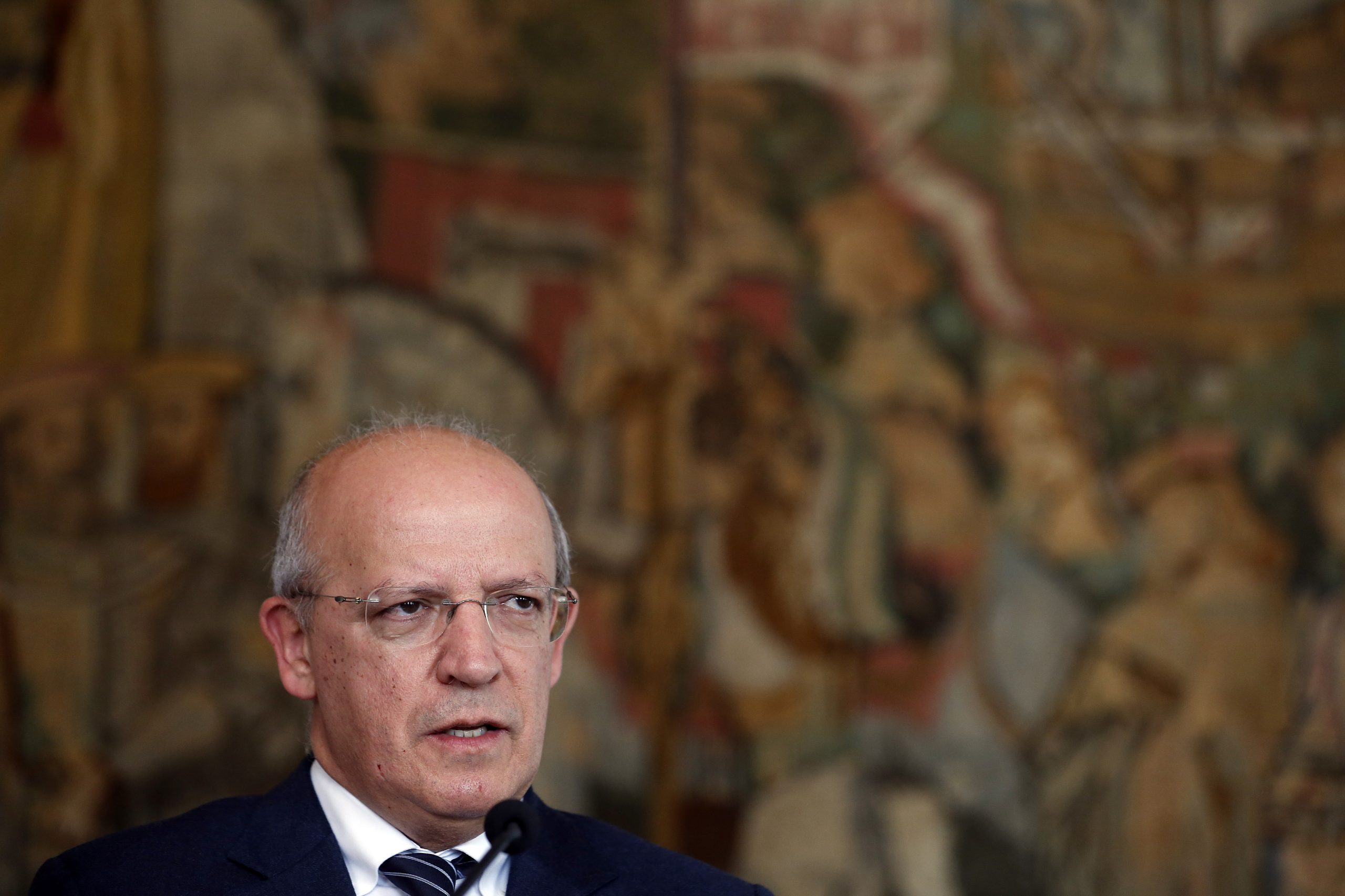 Brexit: Santos Silva pede a Londres que simplifique pedidos de residência aos portugueses