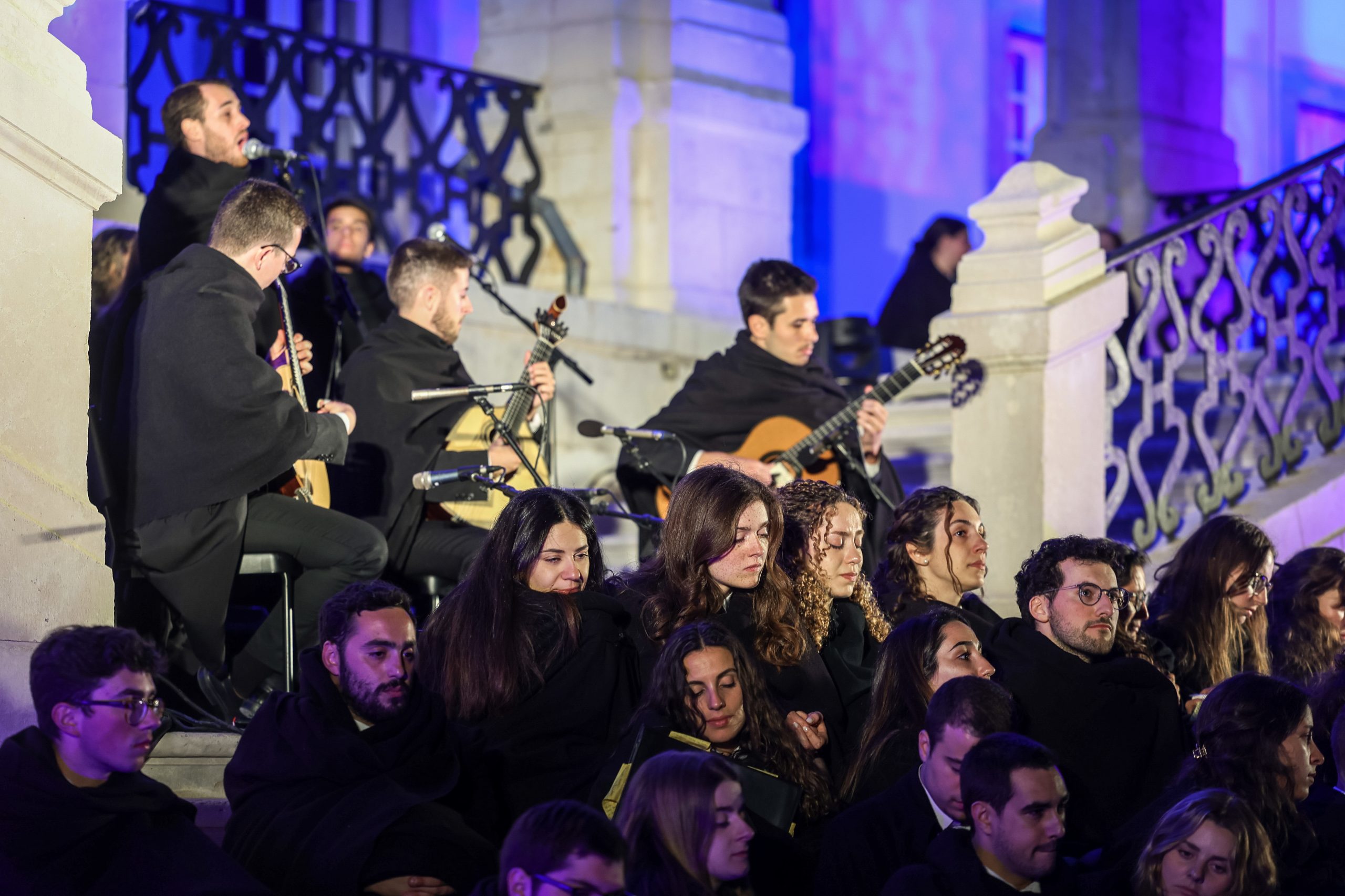 Estudantes de Coimbra recorrem ao direito à manifestação para assegurar serenata