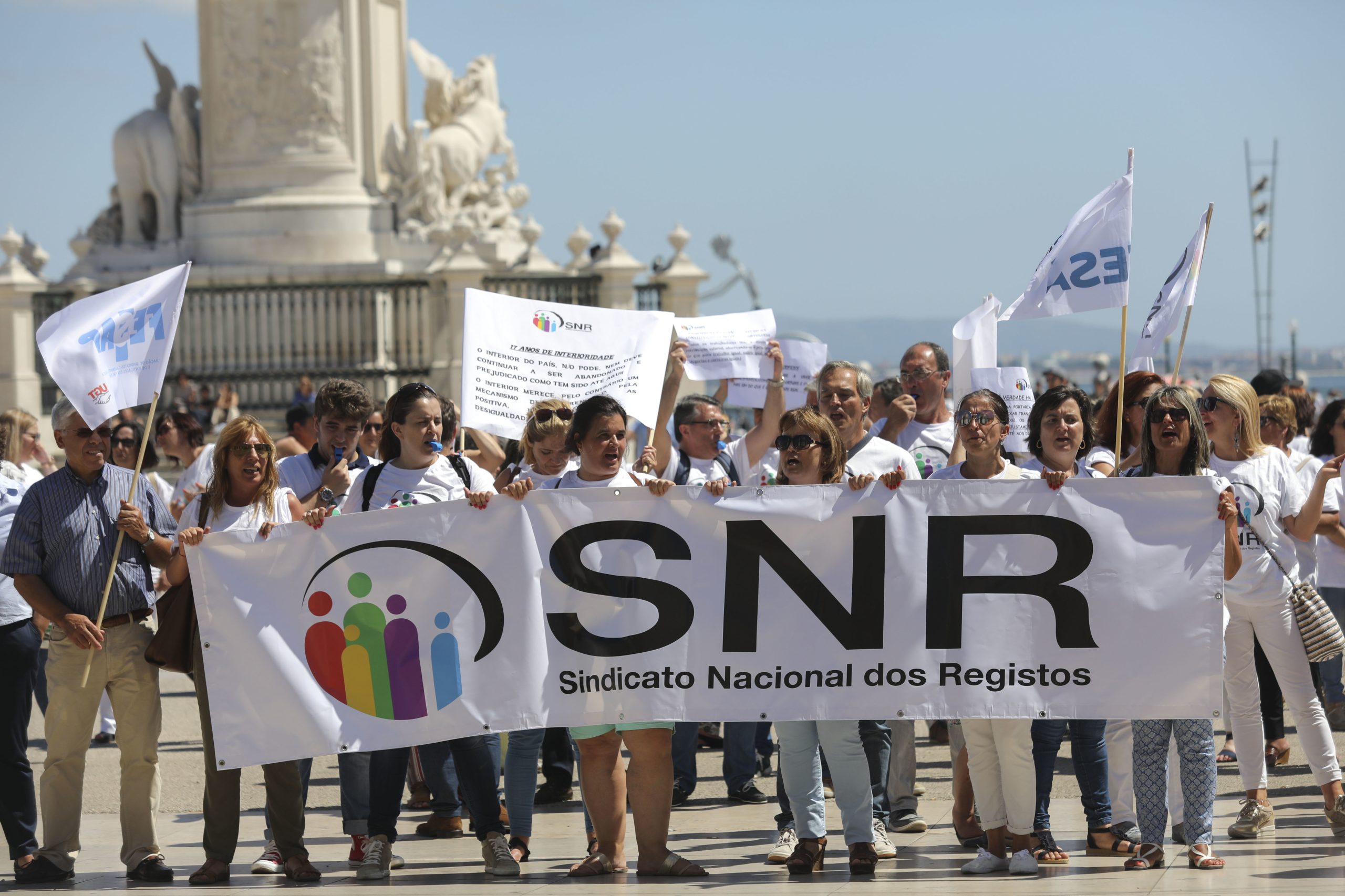 Trabalhadores dos registos iniciam hoje nova greve