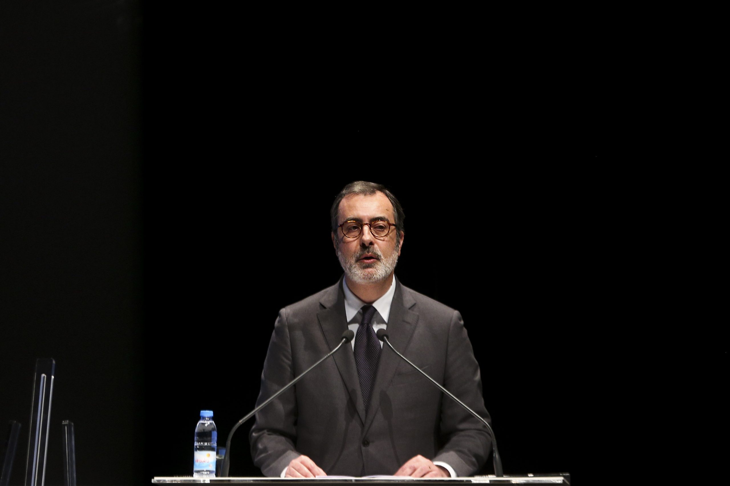 Covid-19: Frederico Lourenço inicia aulas de latim no Facebook e obtém adesão de milhares