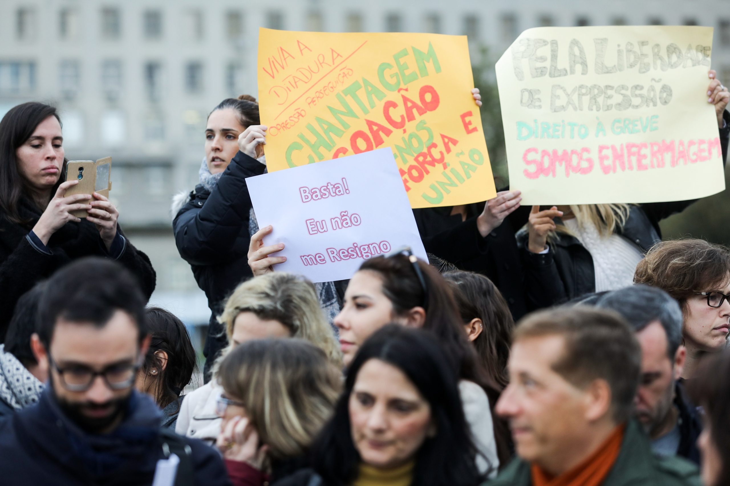 Enfermeiros: Sindicato reafirma que “só os tribunais” podem proibir o direito à greve e apela a enfermeiros para que não se deixem “intimidar”