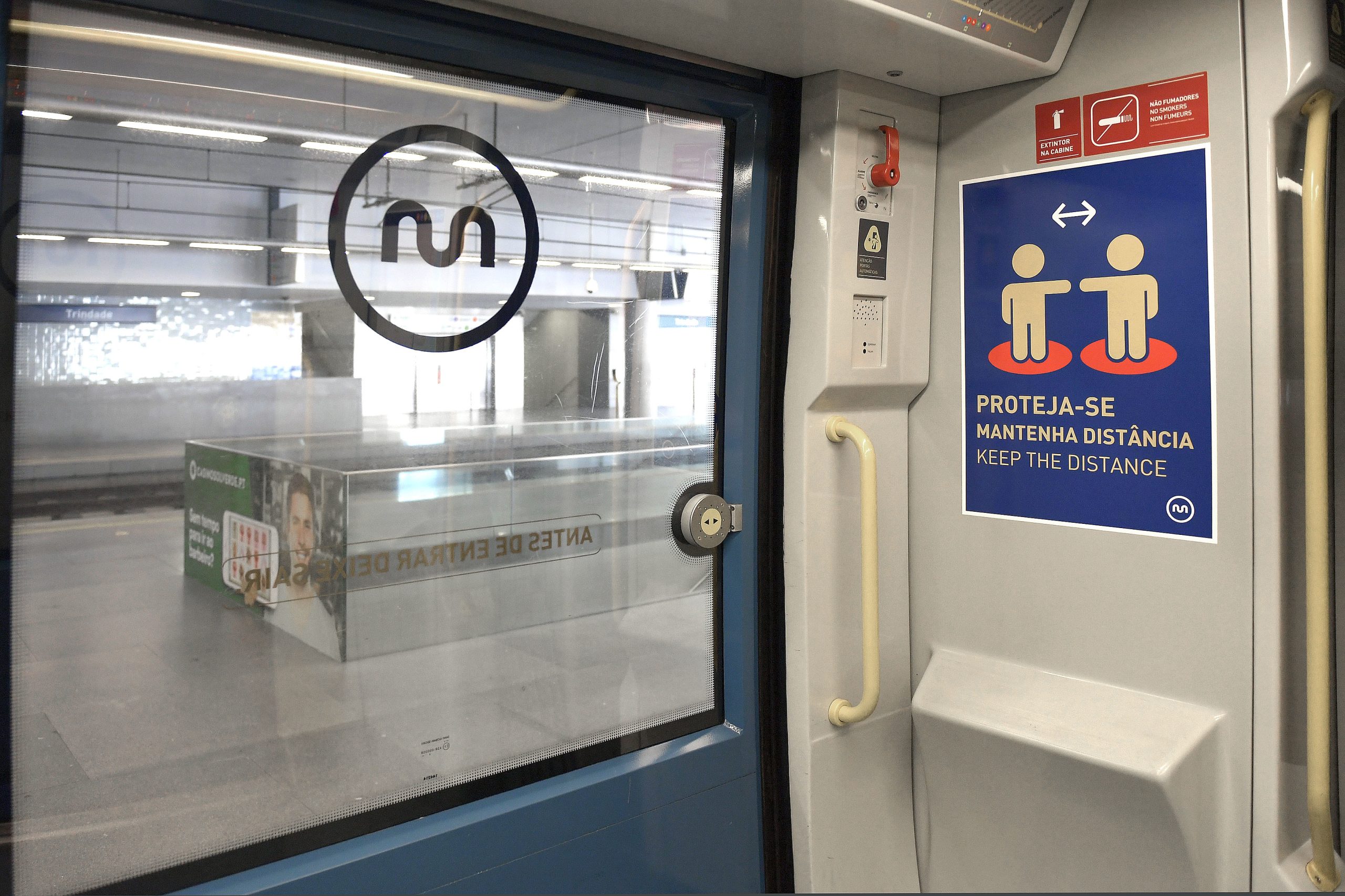 Metro do Porto com menos 40% de clientes após confinamento e fecho de escolas