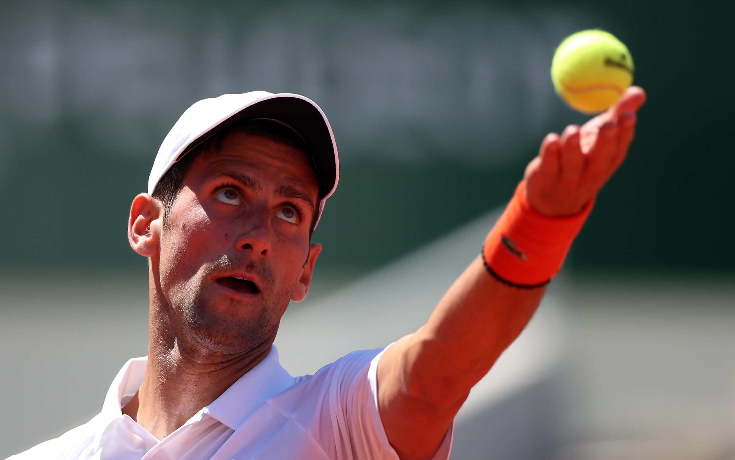 Djokovic qualifica-se para os oitavos de final de Roland Garros