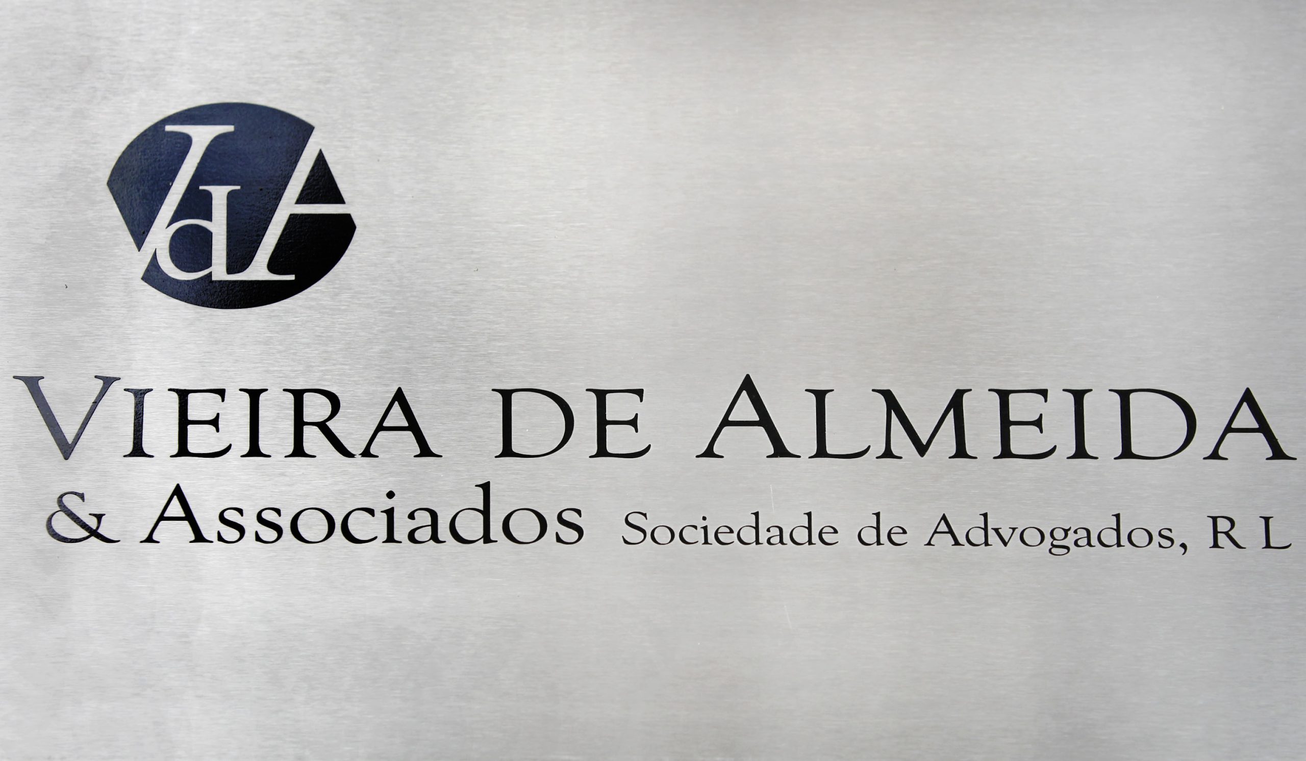 Football Leaks: Rui Pinto terá acedido também à sociedade de advogados Vieira de Almeida