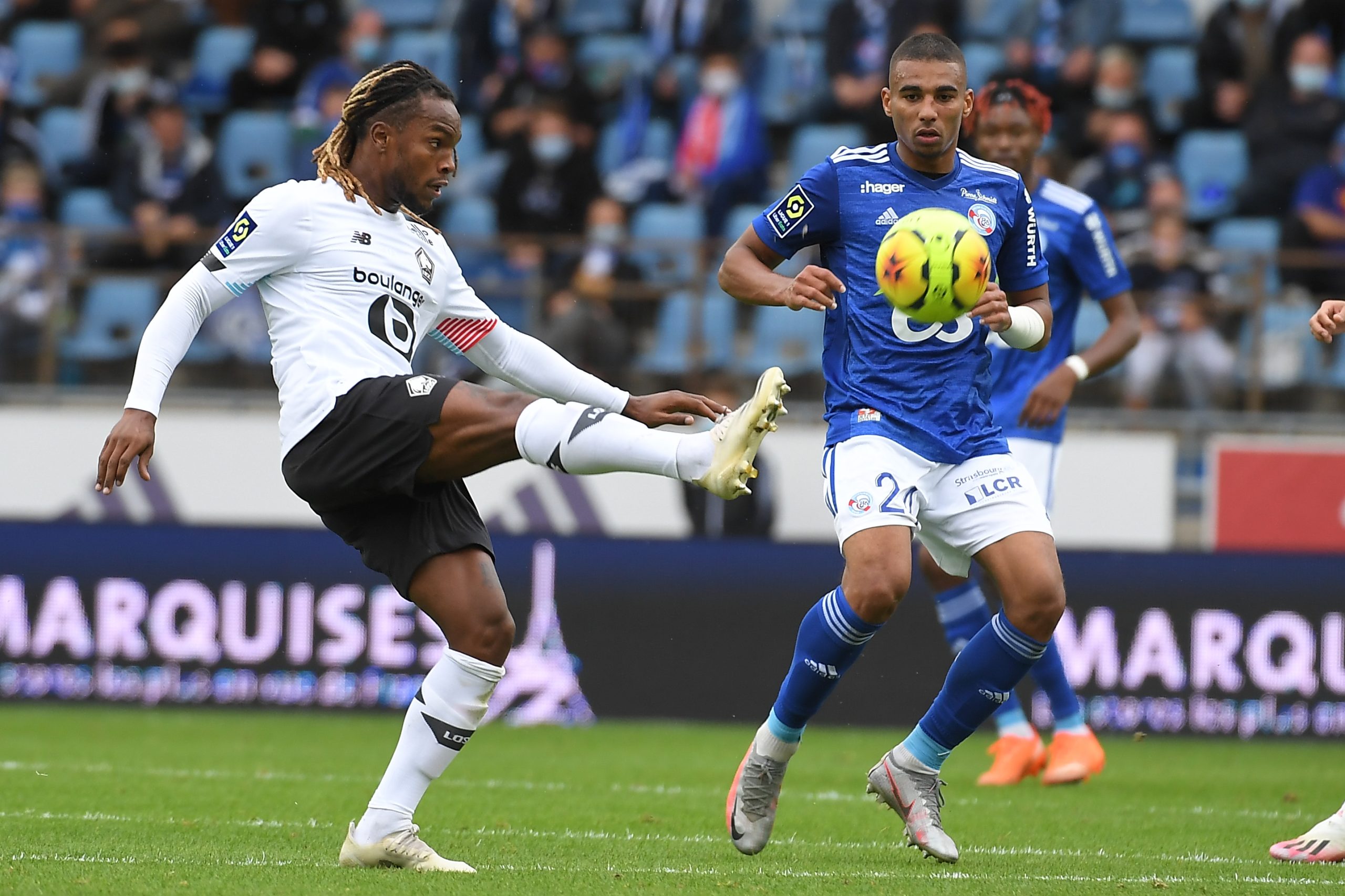 Lille vence Estrasburgo com golo de Renato Sanches e é líder provisório em França