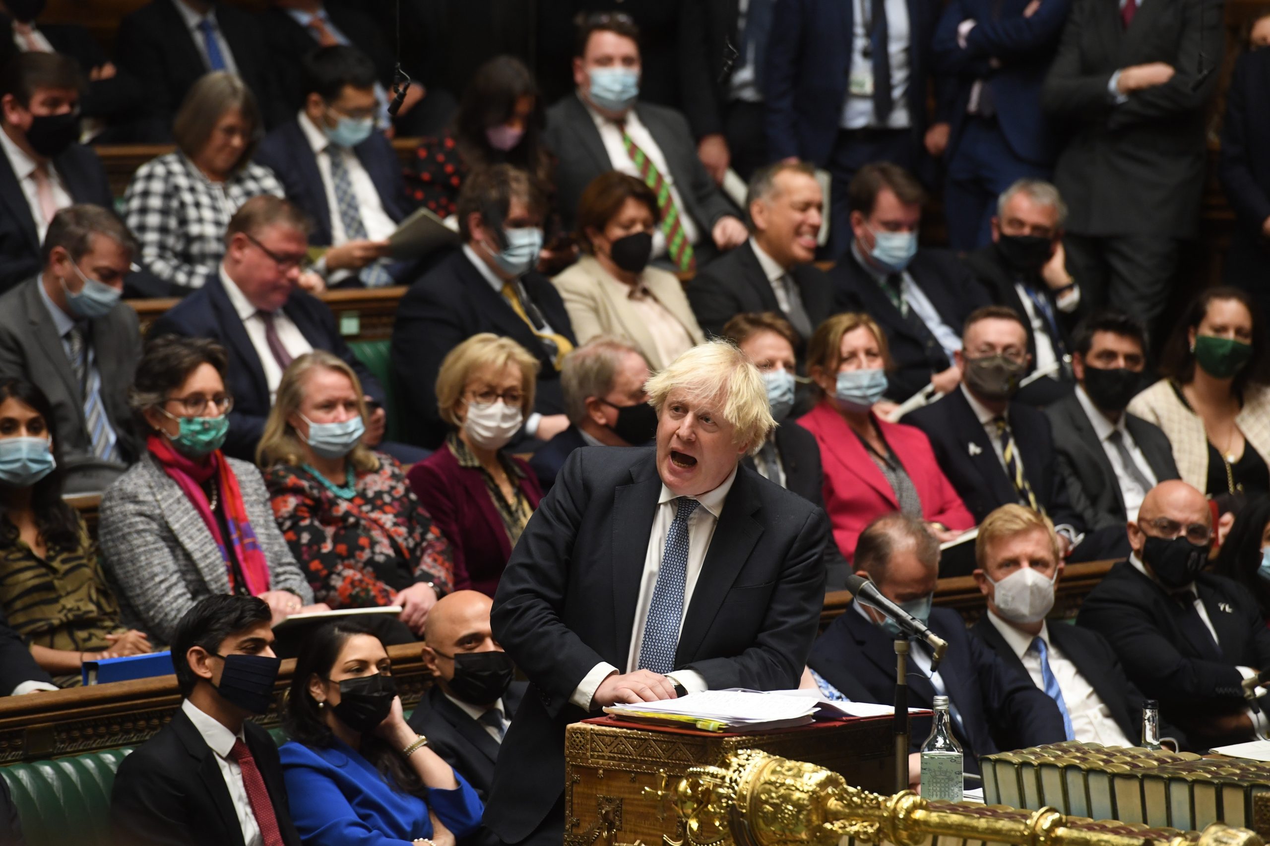 Partido Conservador de Boris Johnson sofre derrota eleitoral surpreendente