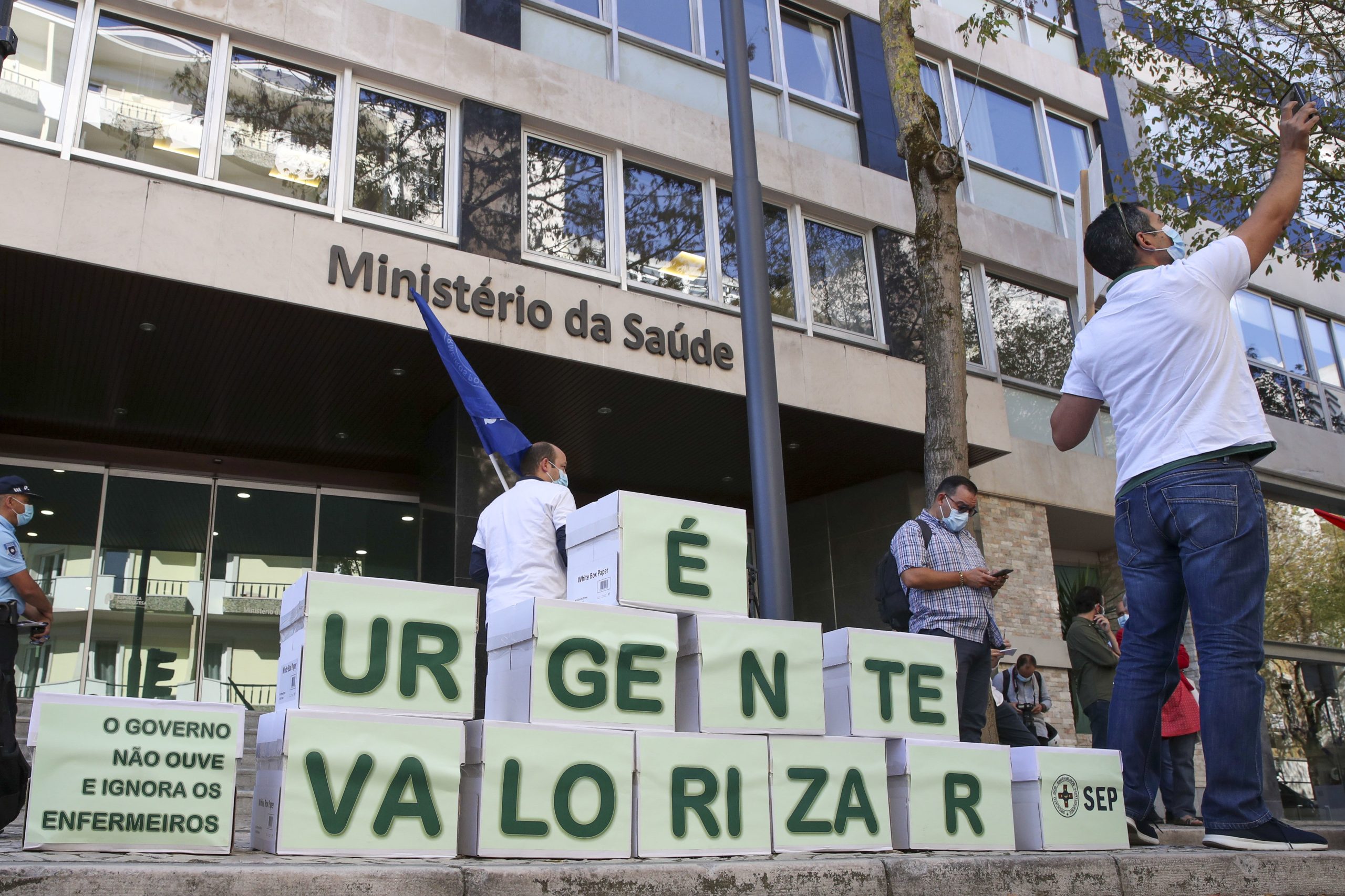 Enfermeiros marcam concentração para 15 de março junto do Ministério da Saúde