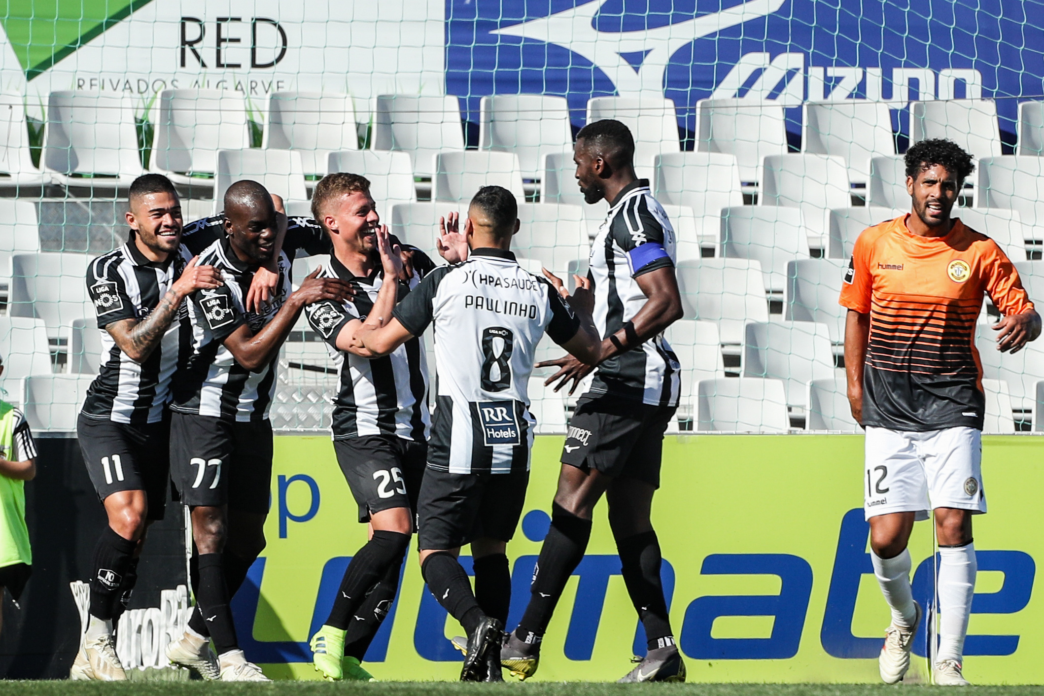 Portimonense goleia Nacional por 5-1, Santa Clara empata a zero com Aves