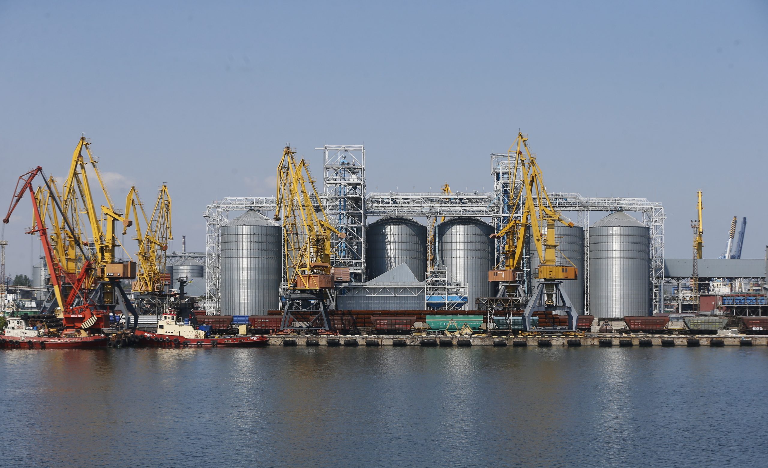 Ucrânia: Nove navios com 162.000 toneladas de produtos agrícolas partiram de Odessa