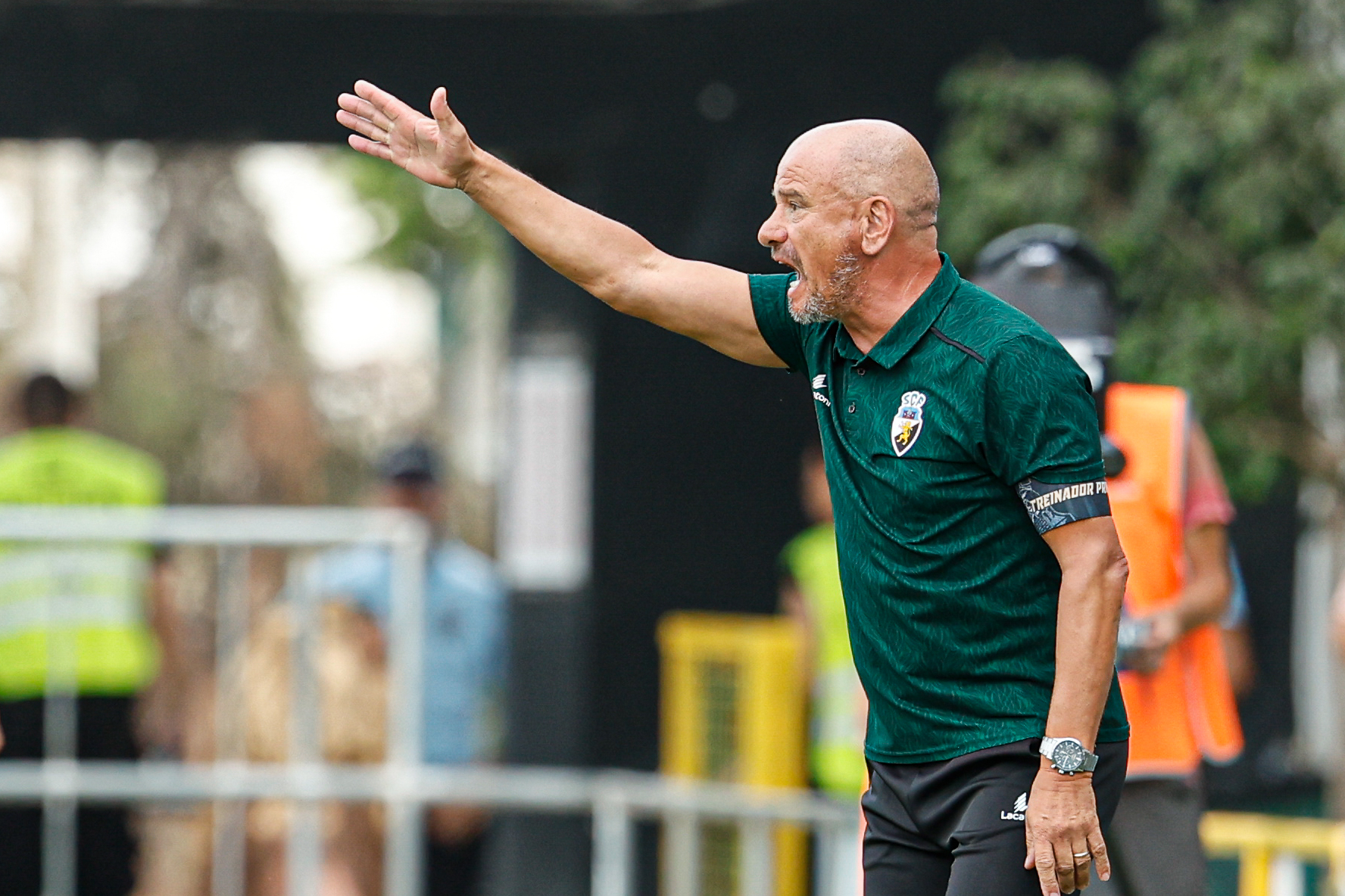 Depois de golear o Chaves, José Mota espera “boa resposta” do Farense frente ao Famalicão