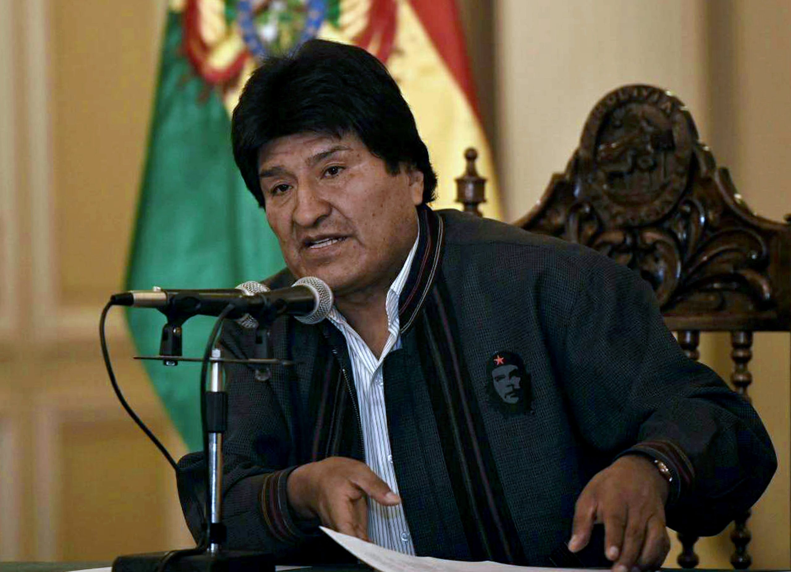 Evo Morales já está no México como asilado político. “Enquanto estiver no comboio da vida, a luta continua”