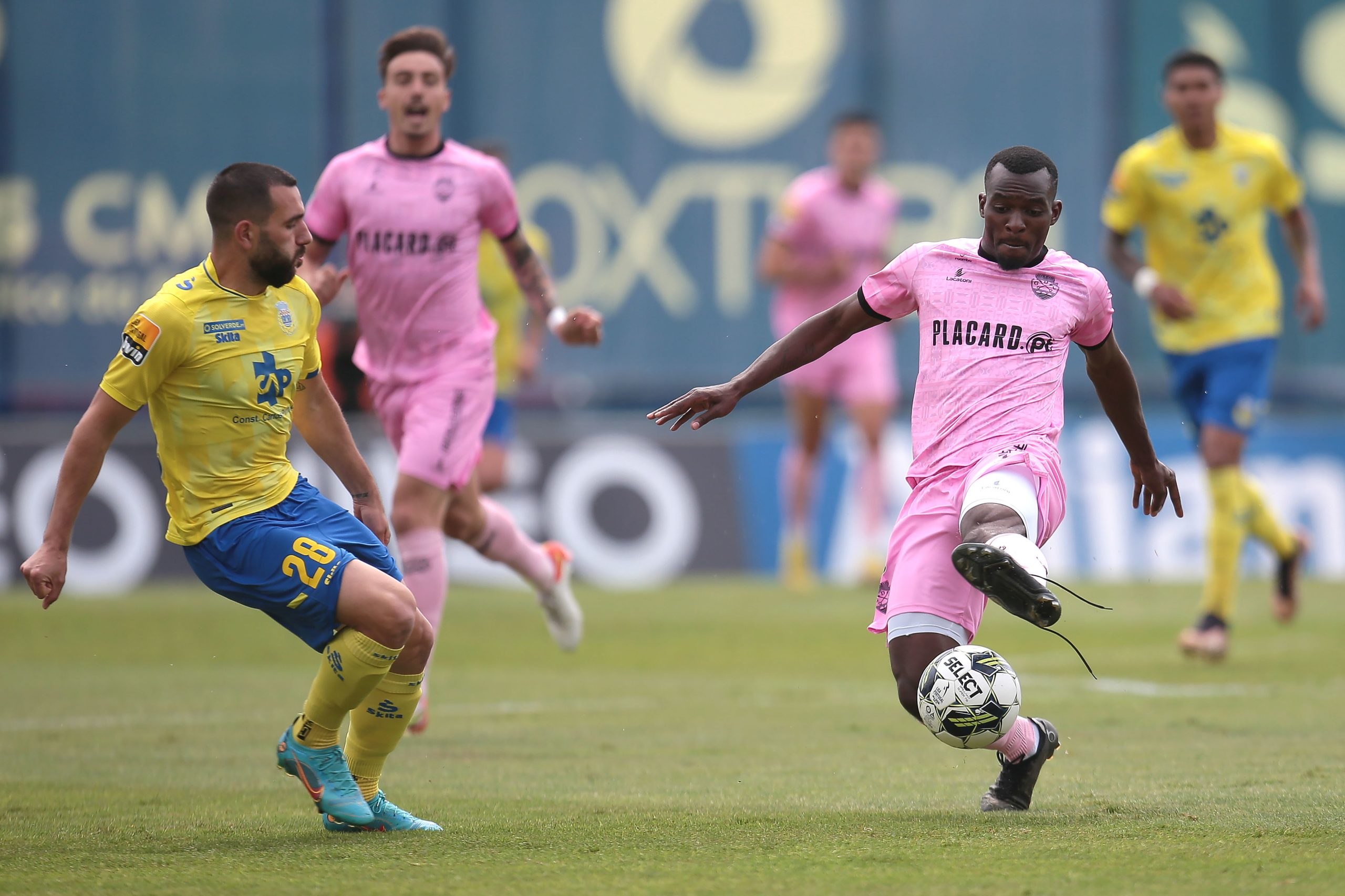 Arouca vence Desportivo de Chaves e garante Liga Conferência Europa