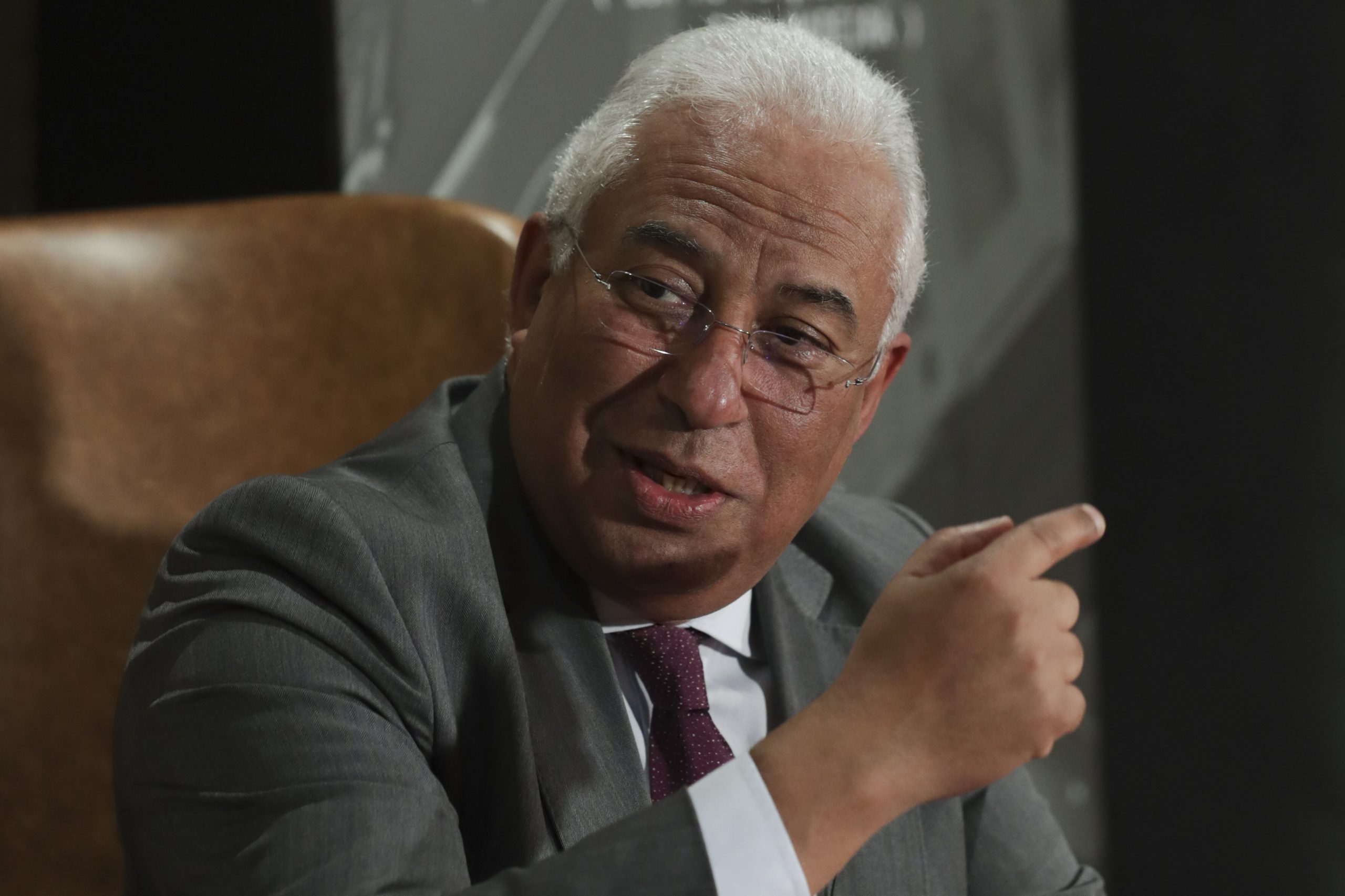 António Costa admite aumentos salariais gerais na função pública a partir de 2020