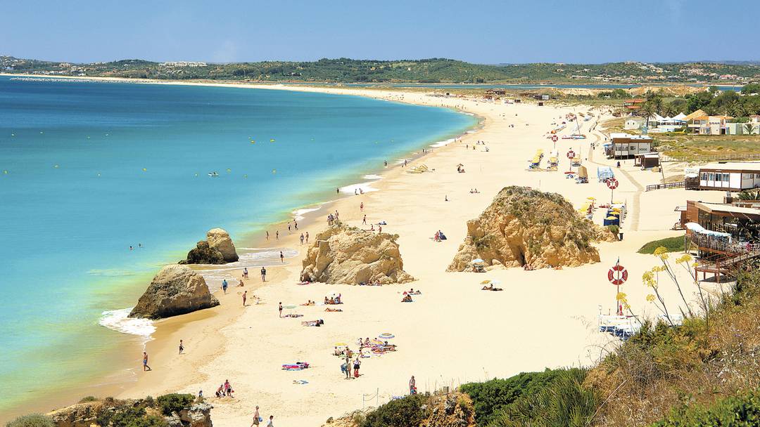 Mulher de 68 anos morre após resgate no mar em Alvor