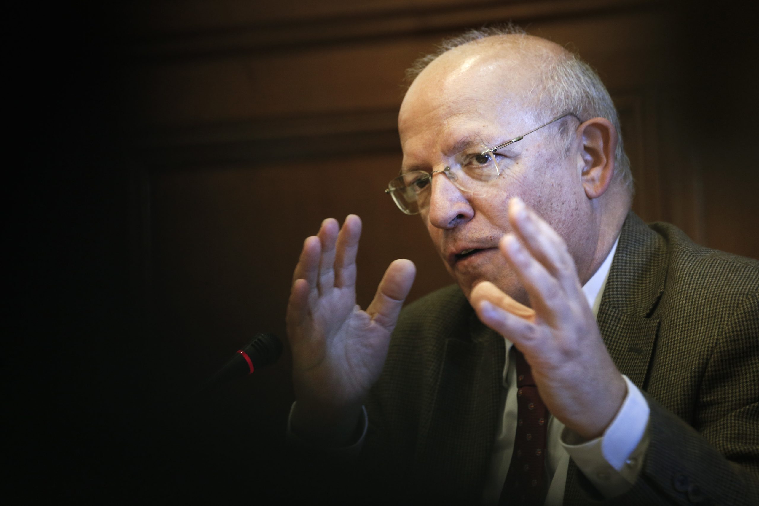 Luanda Leaks: Santos Silva diz que regulação cabe a entidades competentes independentes