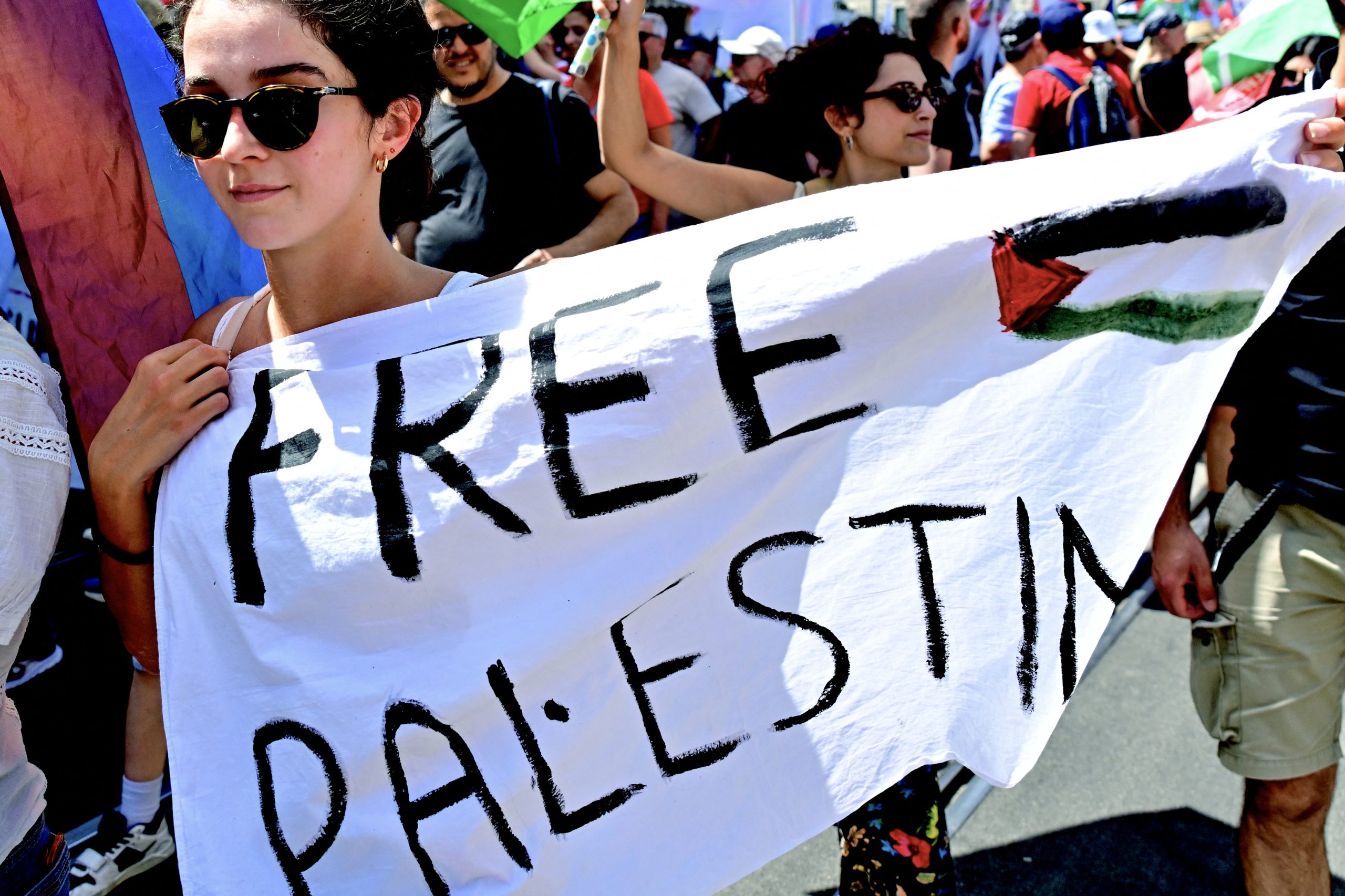 Milhares de manifestantes em Roma denunciam “cumplicidade” no conflito em Gaza