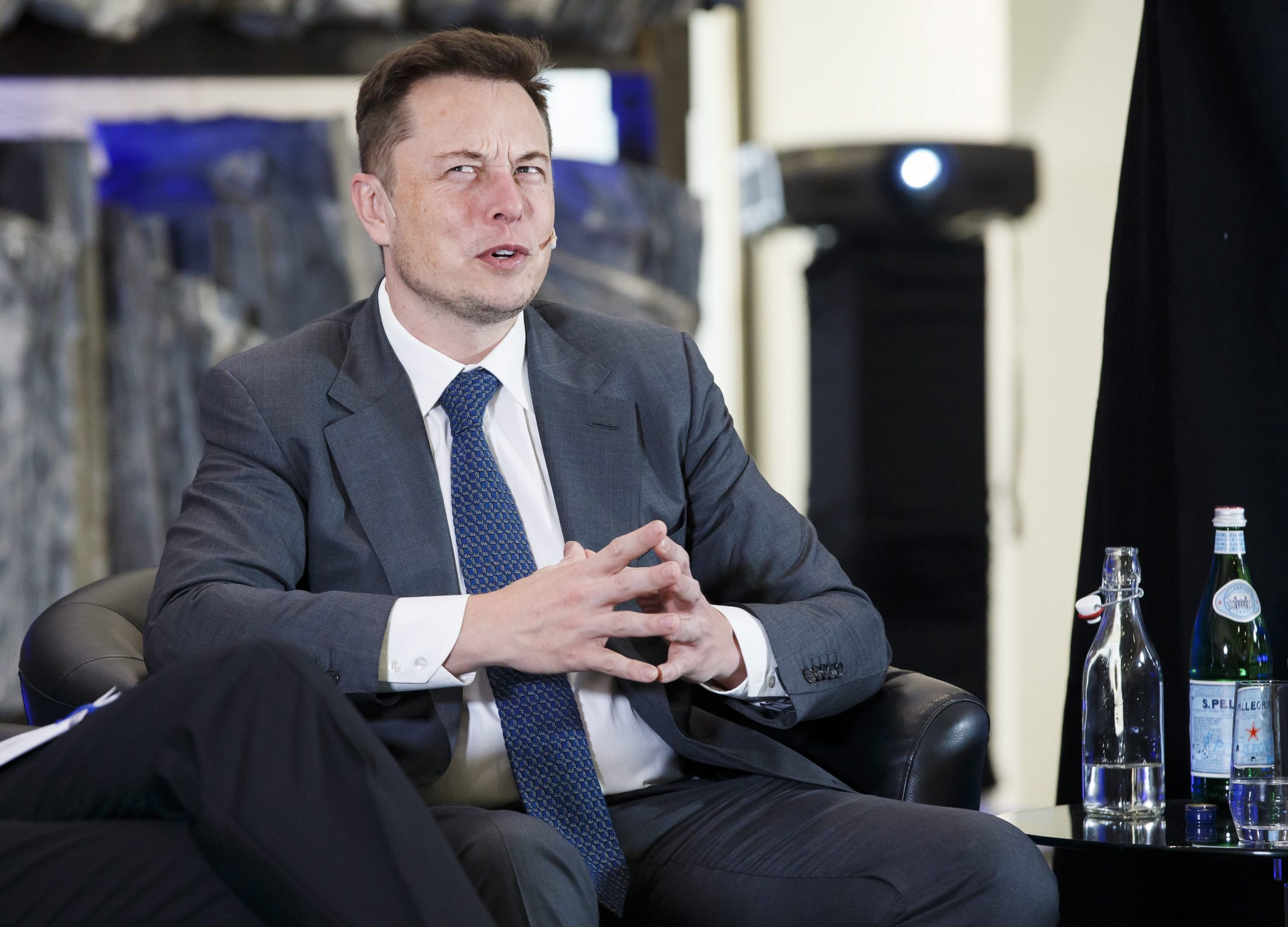 Mergulhador que ajudou a tirar crianças de gruta na Tailândia pondera processar Elon Musk
