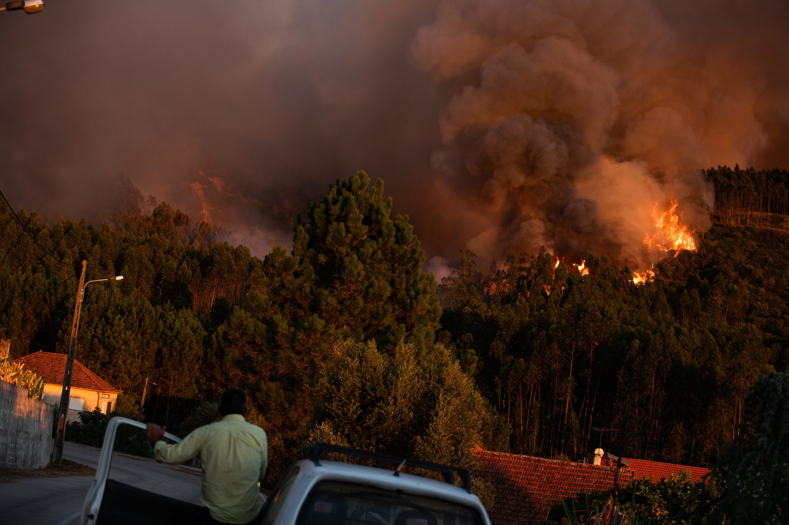Localidade de Óbidos evacuada devido a incêndio em Ourém