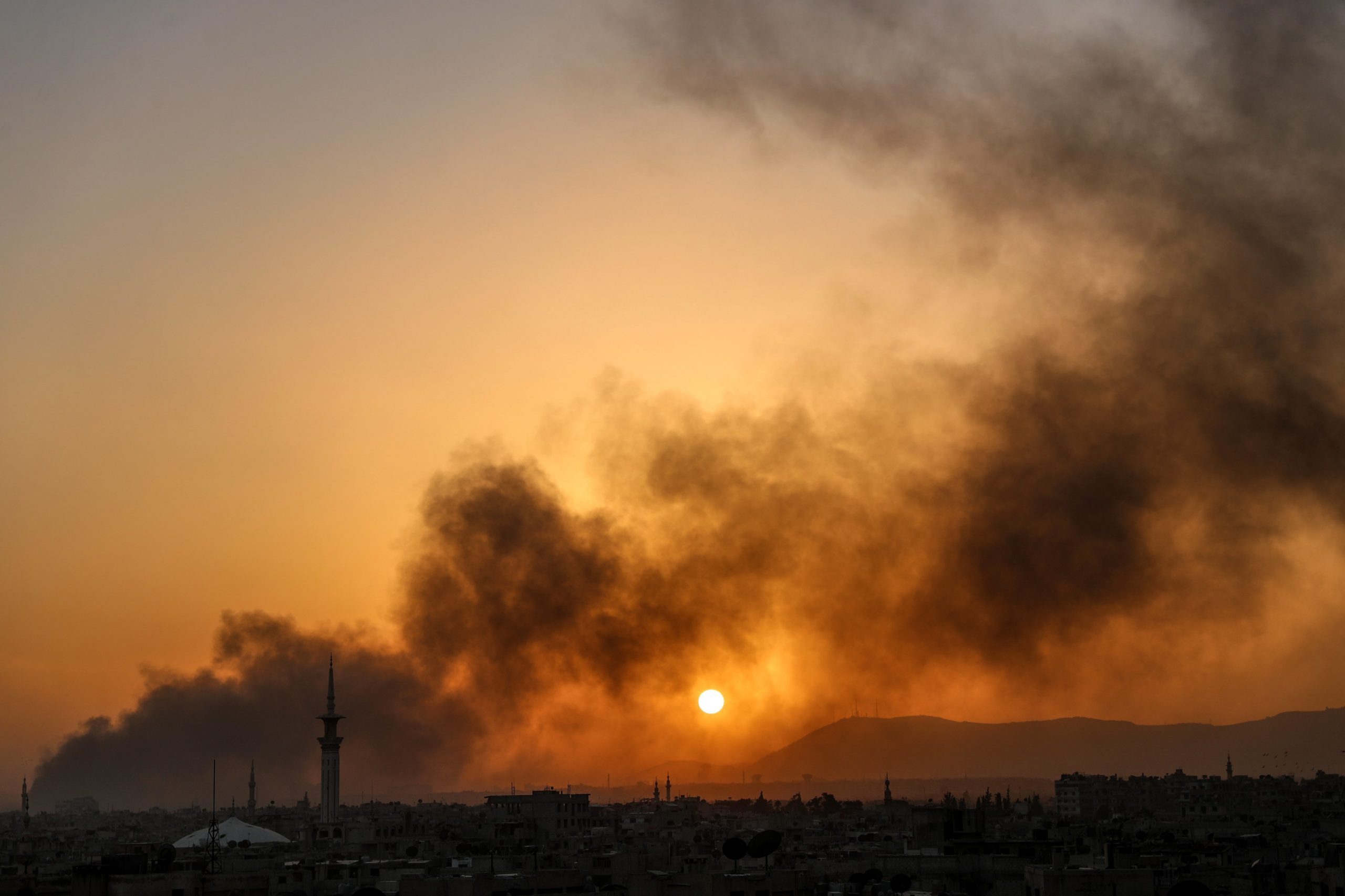 Regime sírio recupera duas localidades em Ghouta oriental