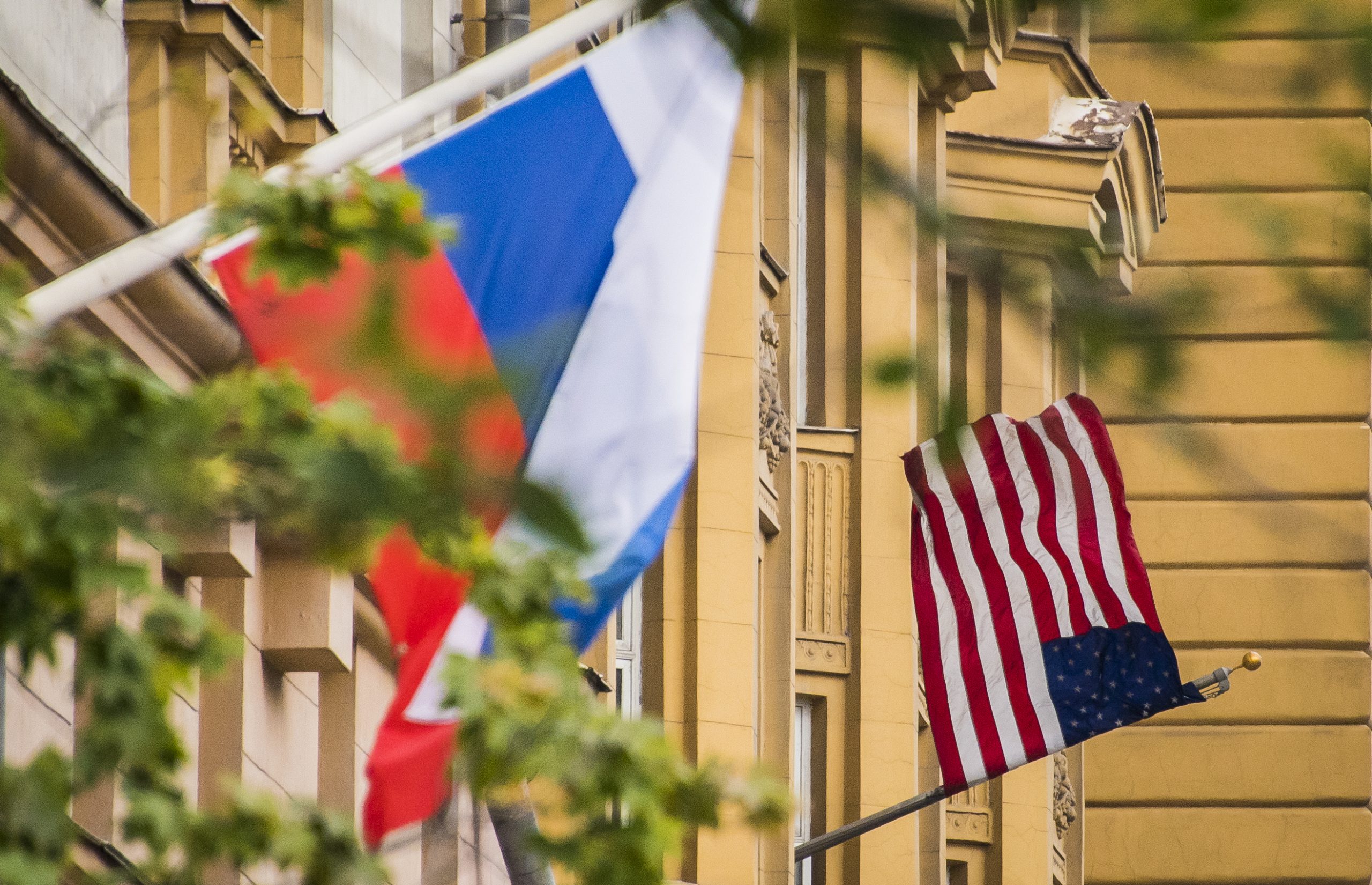 Num raro telefonema, Moscovo e Washington discutiram guerra na Ucrânia