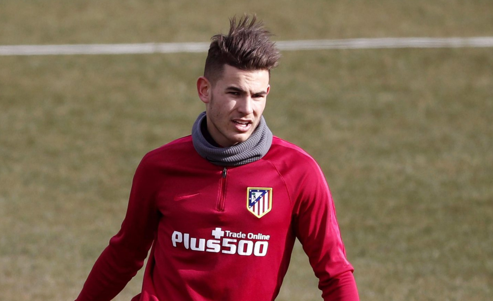 Não se podiam ver, foram de férias juntos e acabaram detidos. Foi isto que aconteceu ao jogador do Atlético de Madrid e à sua mulher