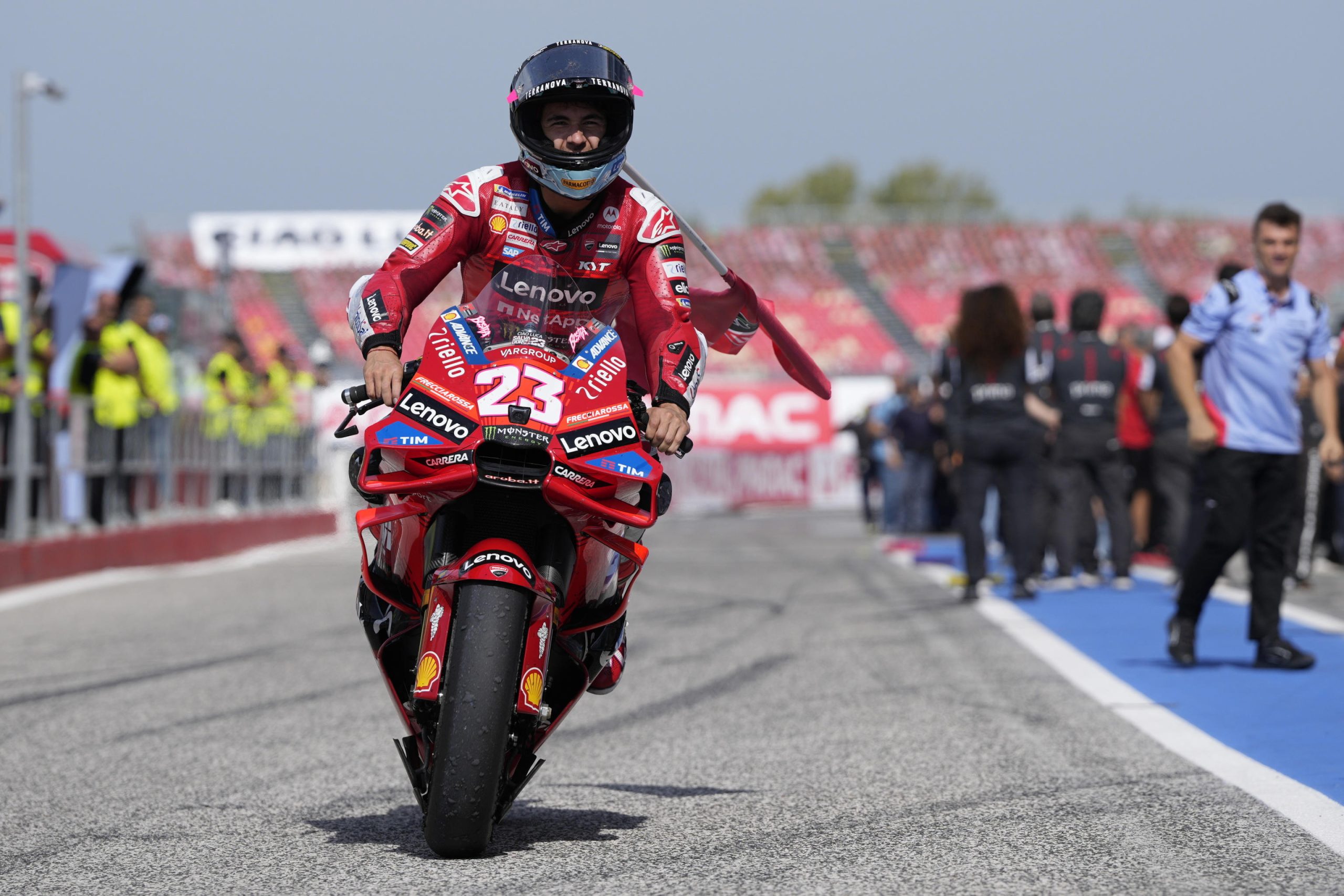 Enea Bastianini vence GP da Emilia Romagna e dá título de construtores à Ducati