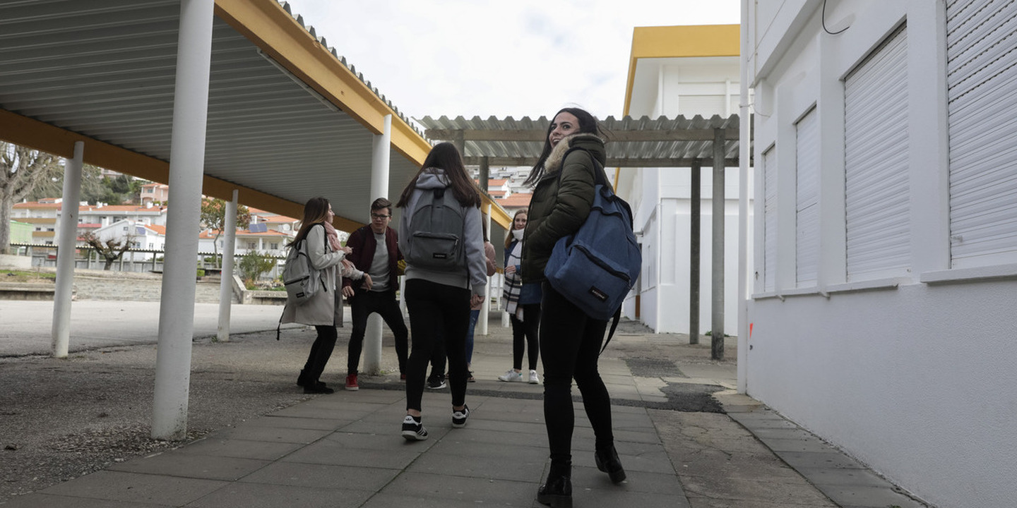 Covid-19: Matosinhos contrata 180 profissionais para fazer higienização das escolas