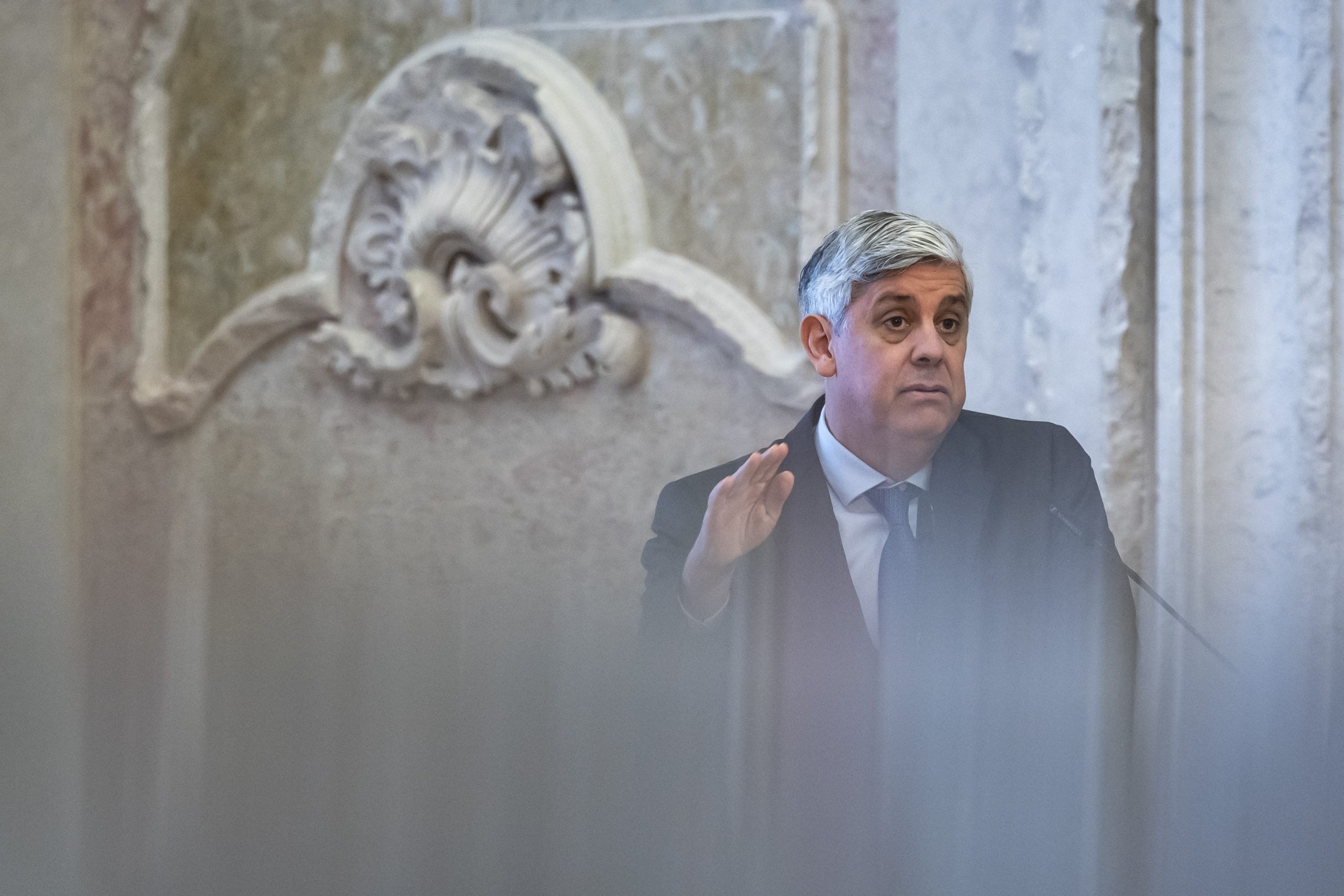 Centeno chamado ao parlamento para explicar remunerações e política de recursos humanos no Banco de Portugal