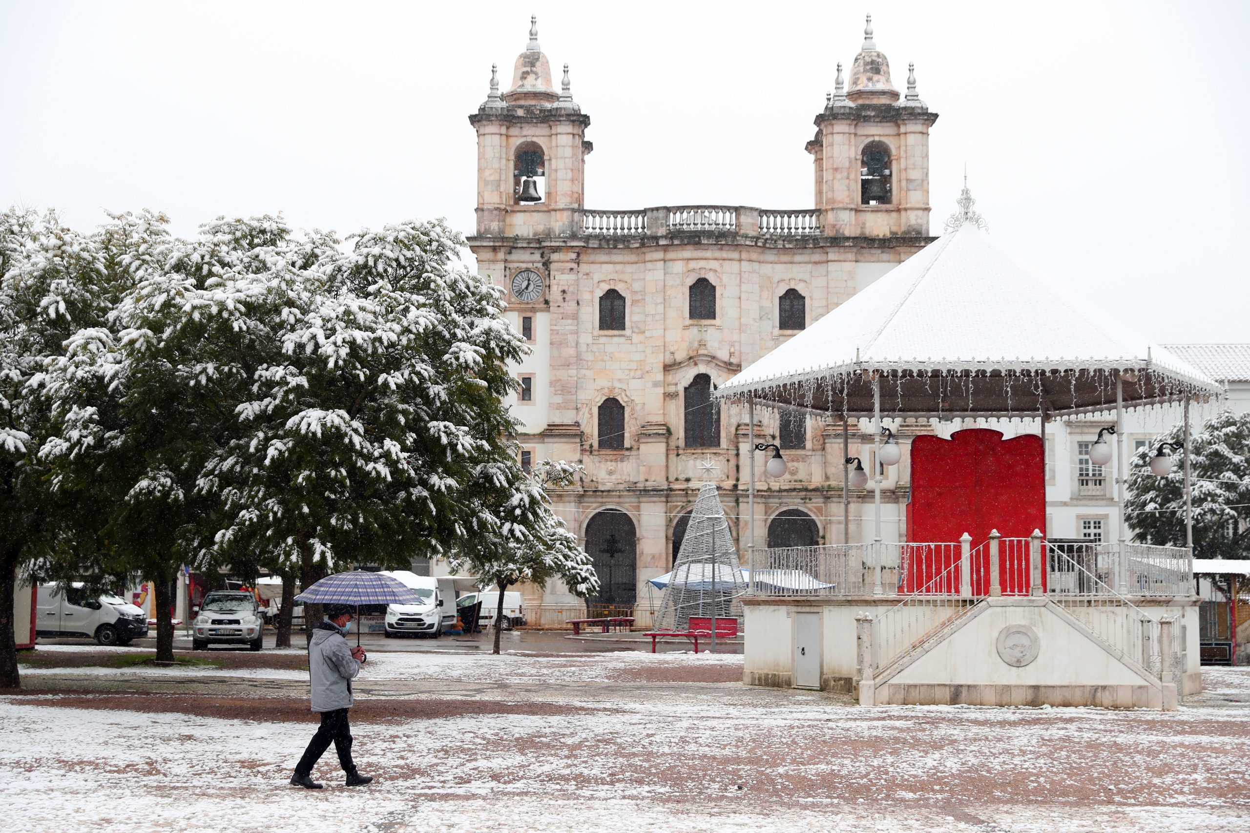 As temperaturas vão descer. Estes são os conselhos da Proteção Civil para fazer frente ao tempo frio