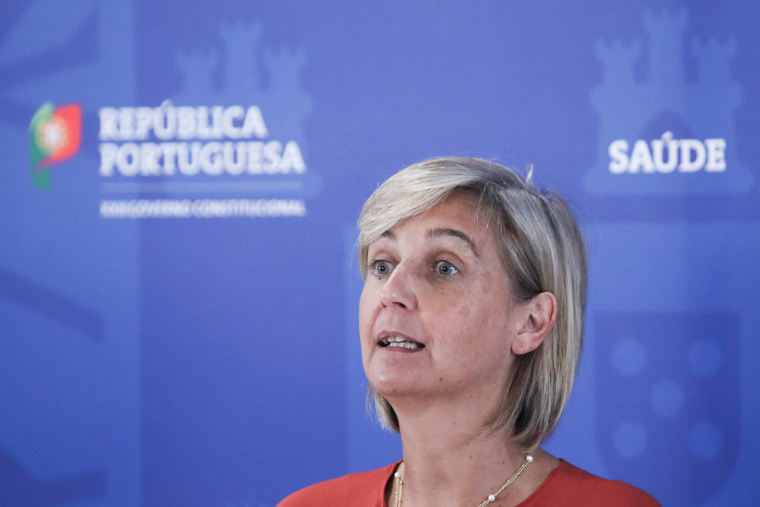 Marta Temido recusa “explorar óbitos e sofrimento” e culpa pandemia por adiamento de soluções para melhorar o SNS